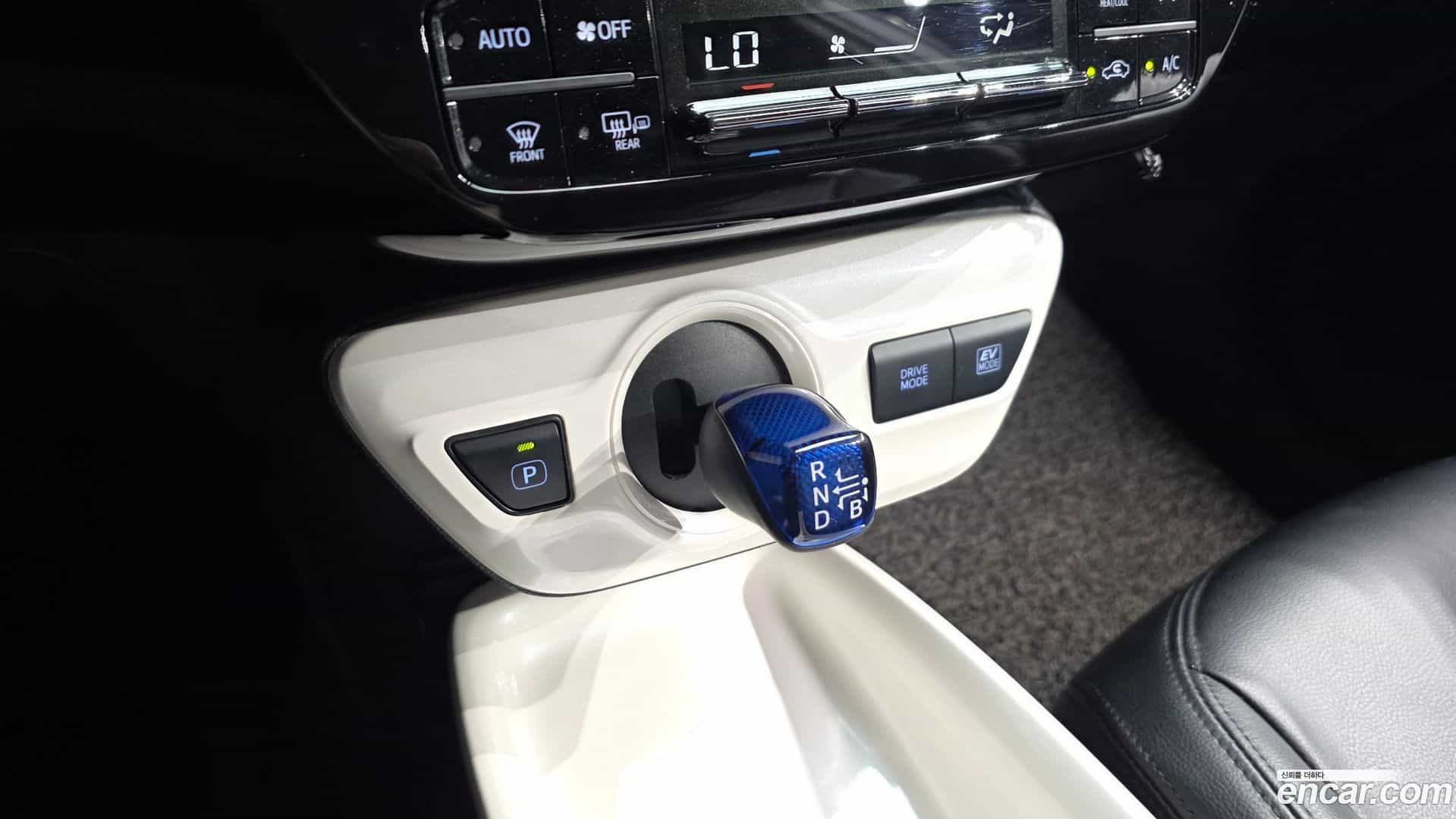 Prius Toyota 2016.6-INNER-009