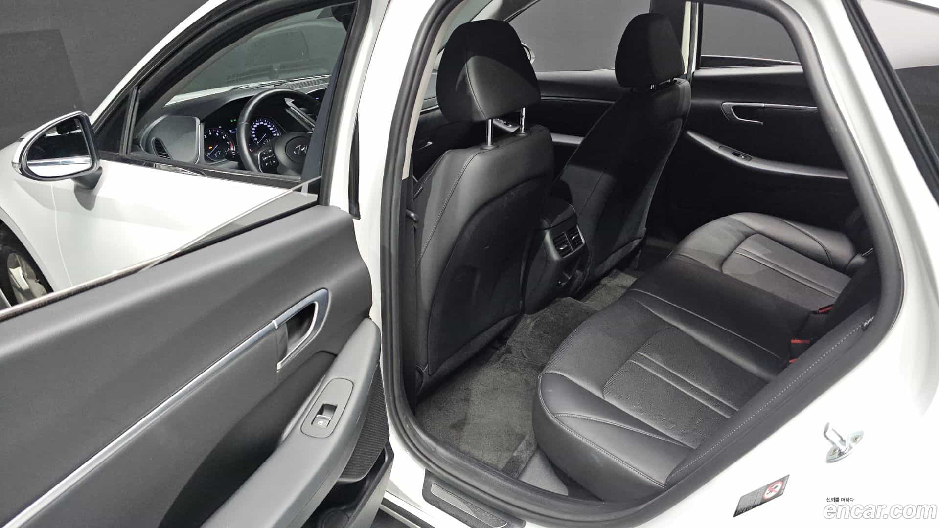 Sonata Hyundai 2019.4-INNER-036