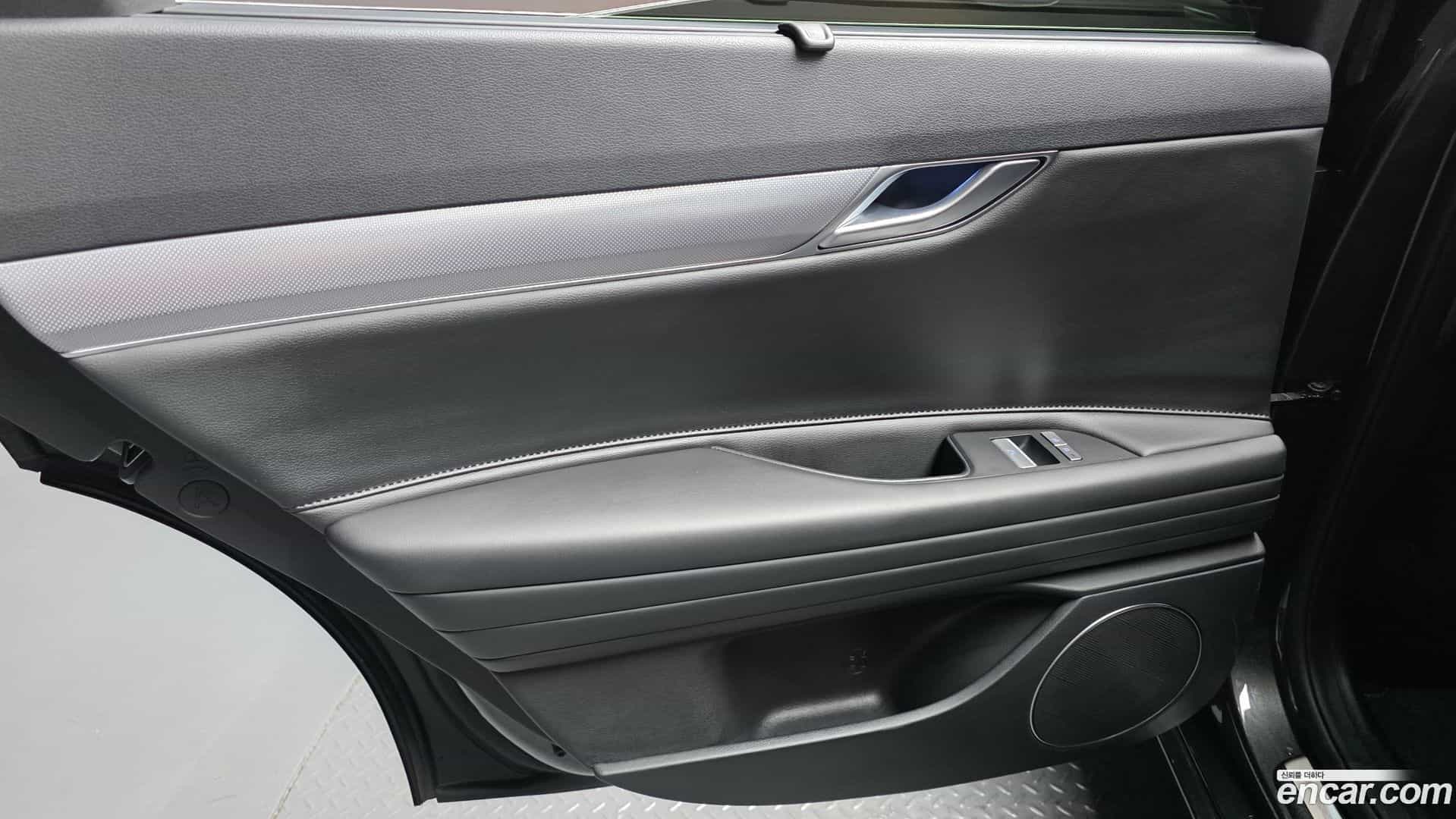 G80 Genesis 2024.3-INNER-035