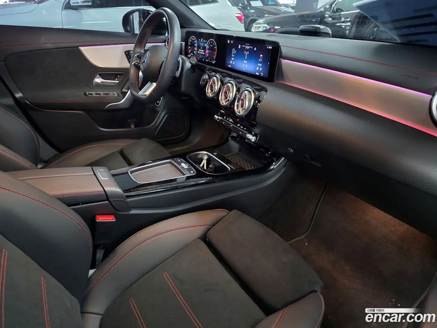 CLA-Class Mercedes-Benz 2024.3-INNER-009