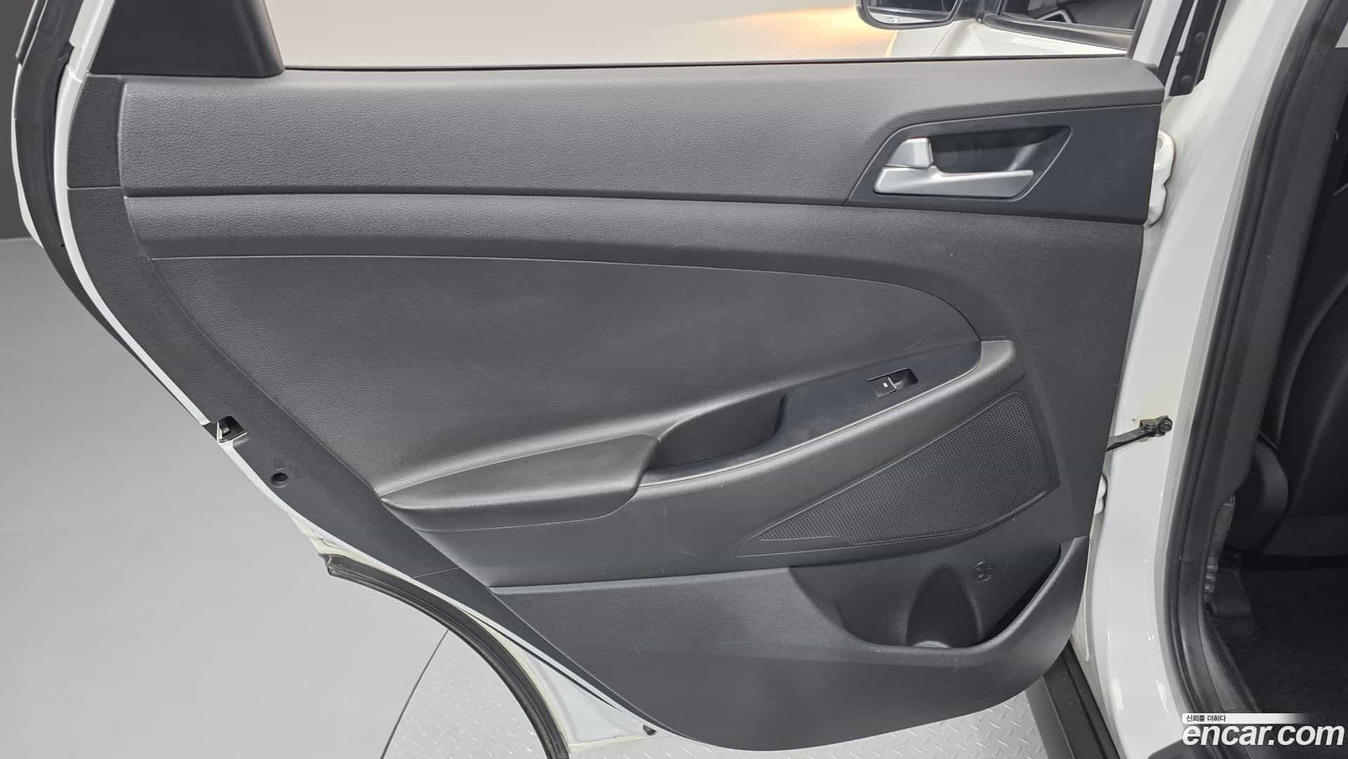 Tucson Hyundai 2016.5-INNER-035