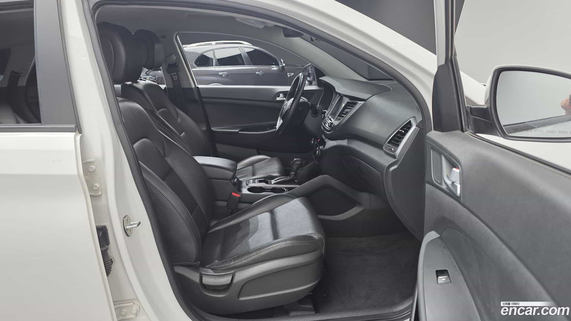 Tucson Hyundai 2016.5-INNER-036