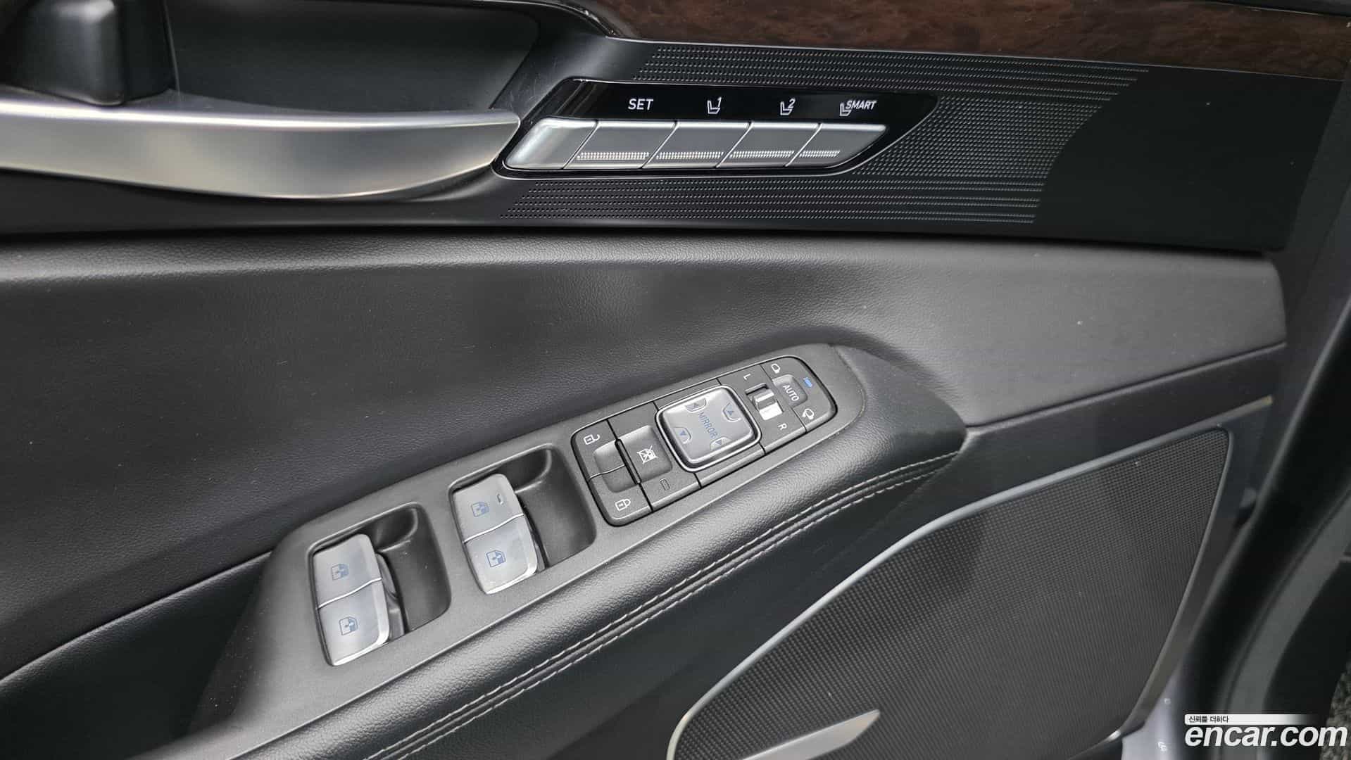 EQ900 Genesis 2016.1-OPTION-015