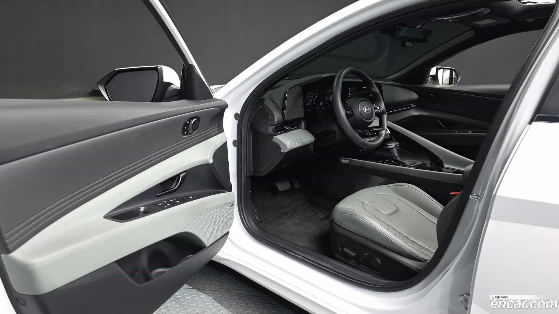 AVANTE Hyundai 2024.9-INNER-010