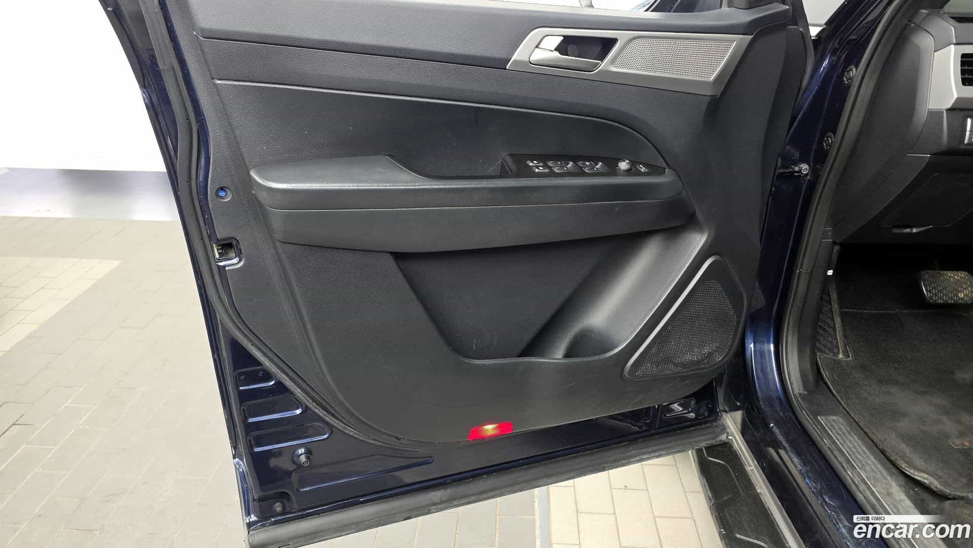 Rexton KG Mobility 2019.2-INNER-034