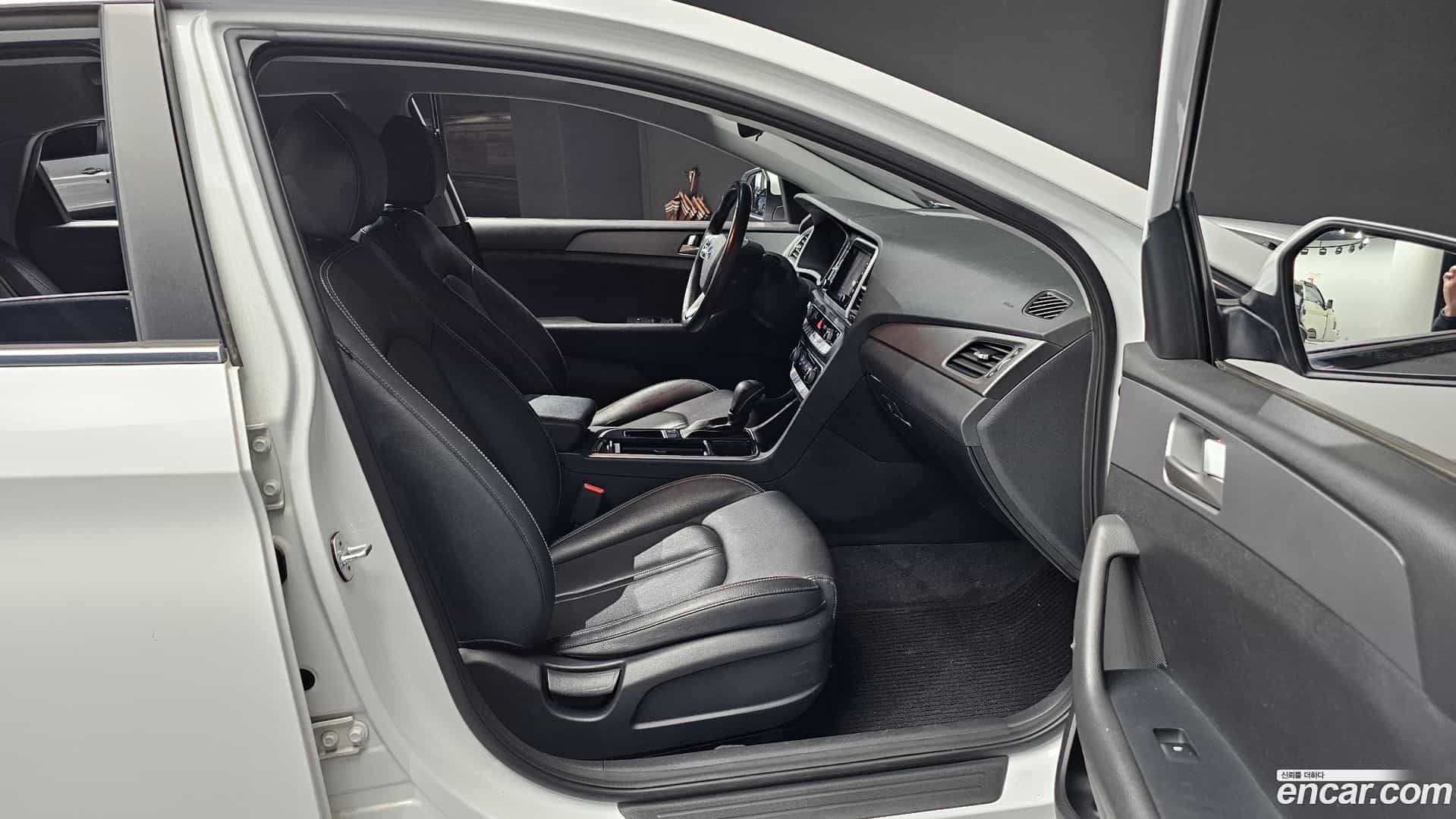 Sonata Hyundai 2019.2-INNER-036