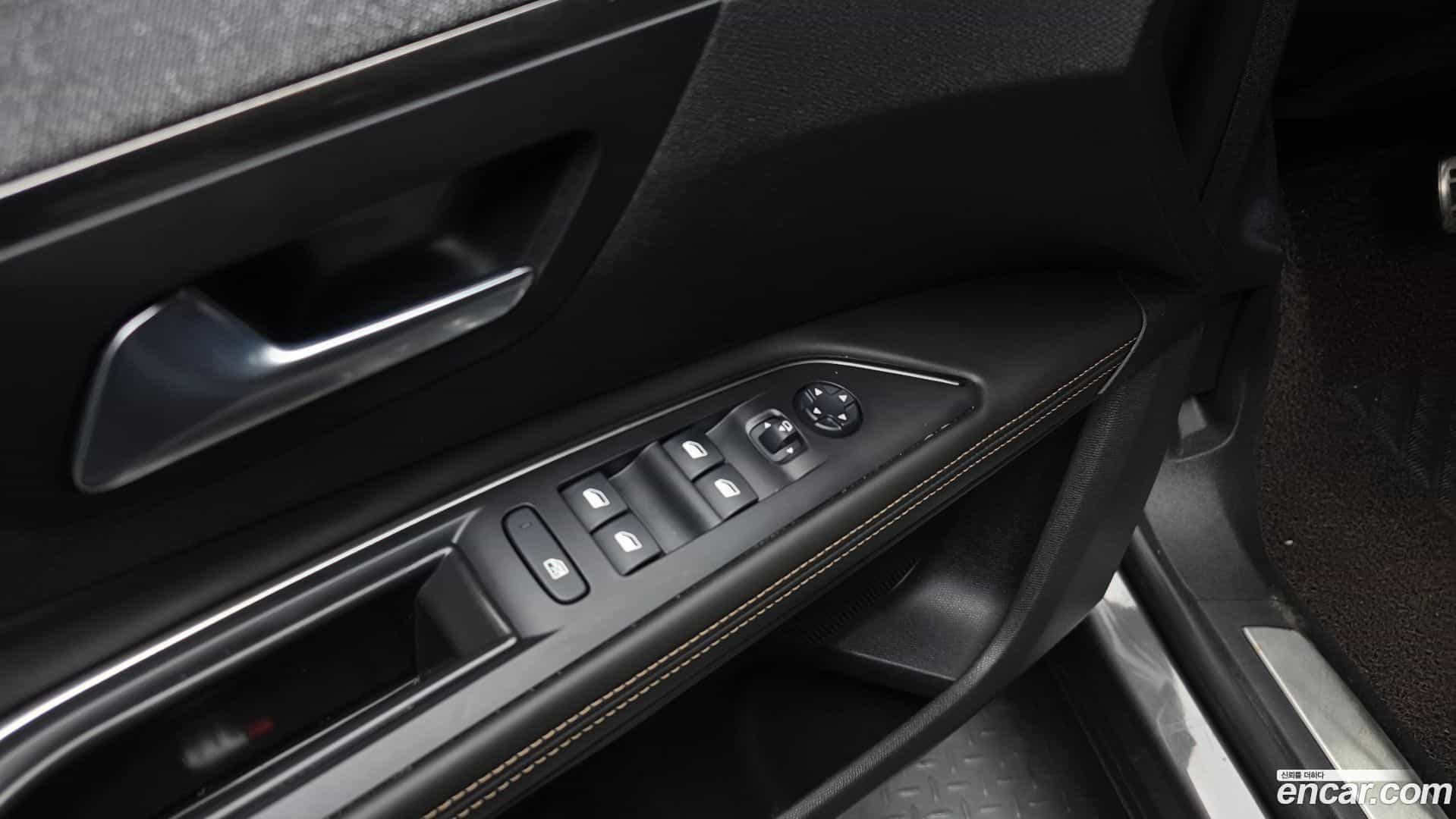 5008 Peugeot 2019.6-OPTION-045