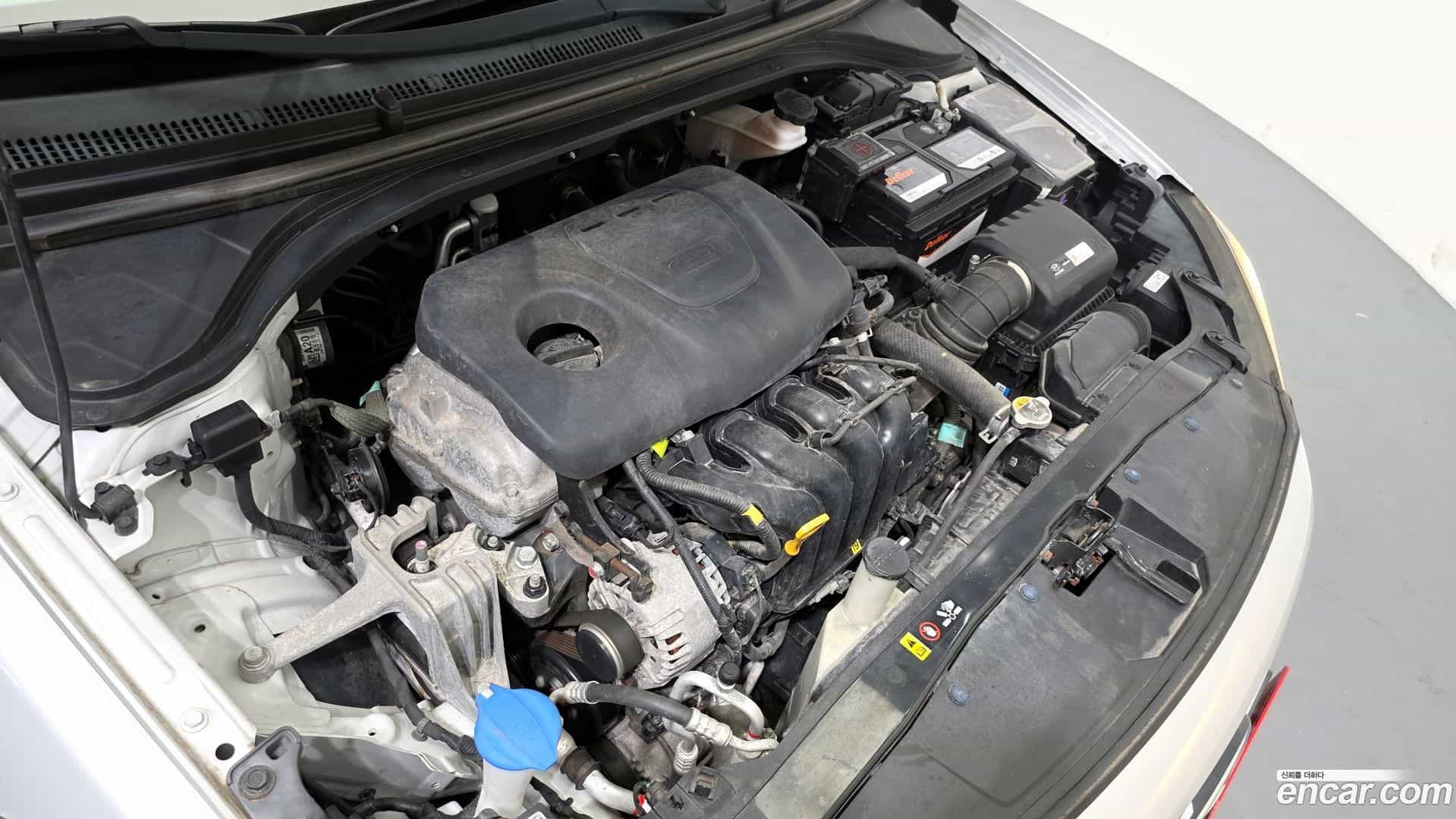 AVANTE Hyundai 2018.0-OUTER-006