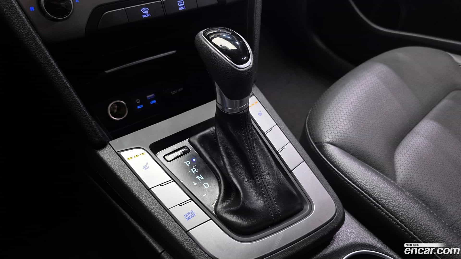 AVANTE Hyundai 2018.0-INNER-009