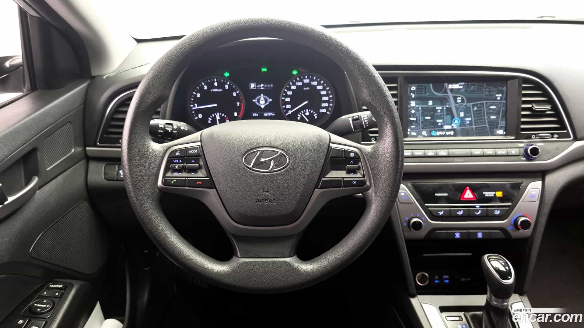 AVANTE Hyundai 2018.0-OPTION-017