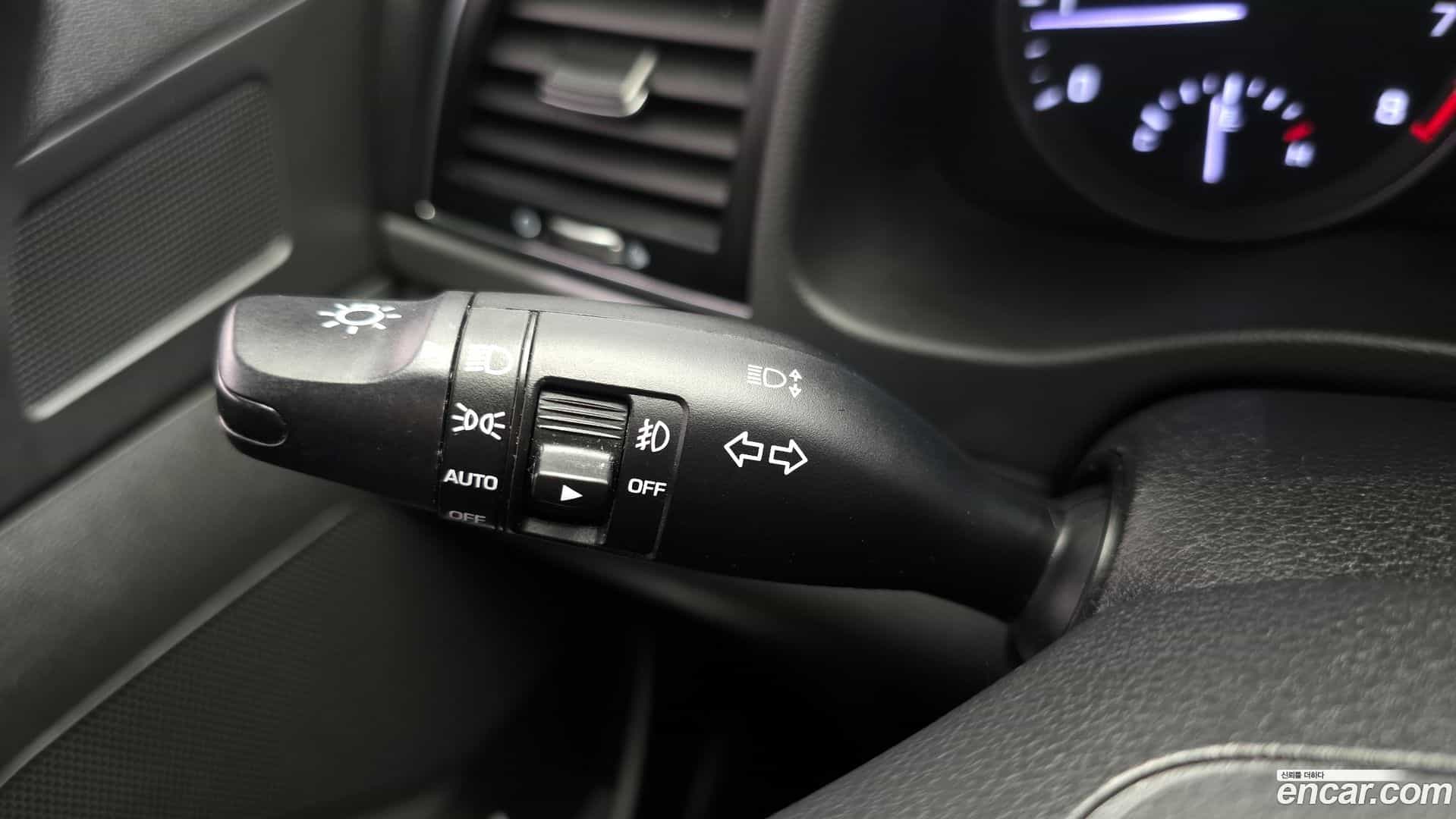 AVANTE Hyundai 2018.0-OPTION-022