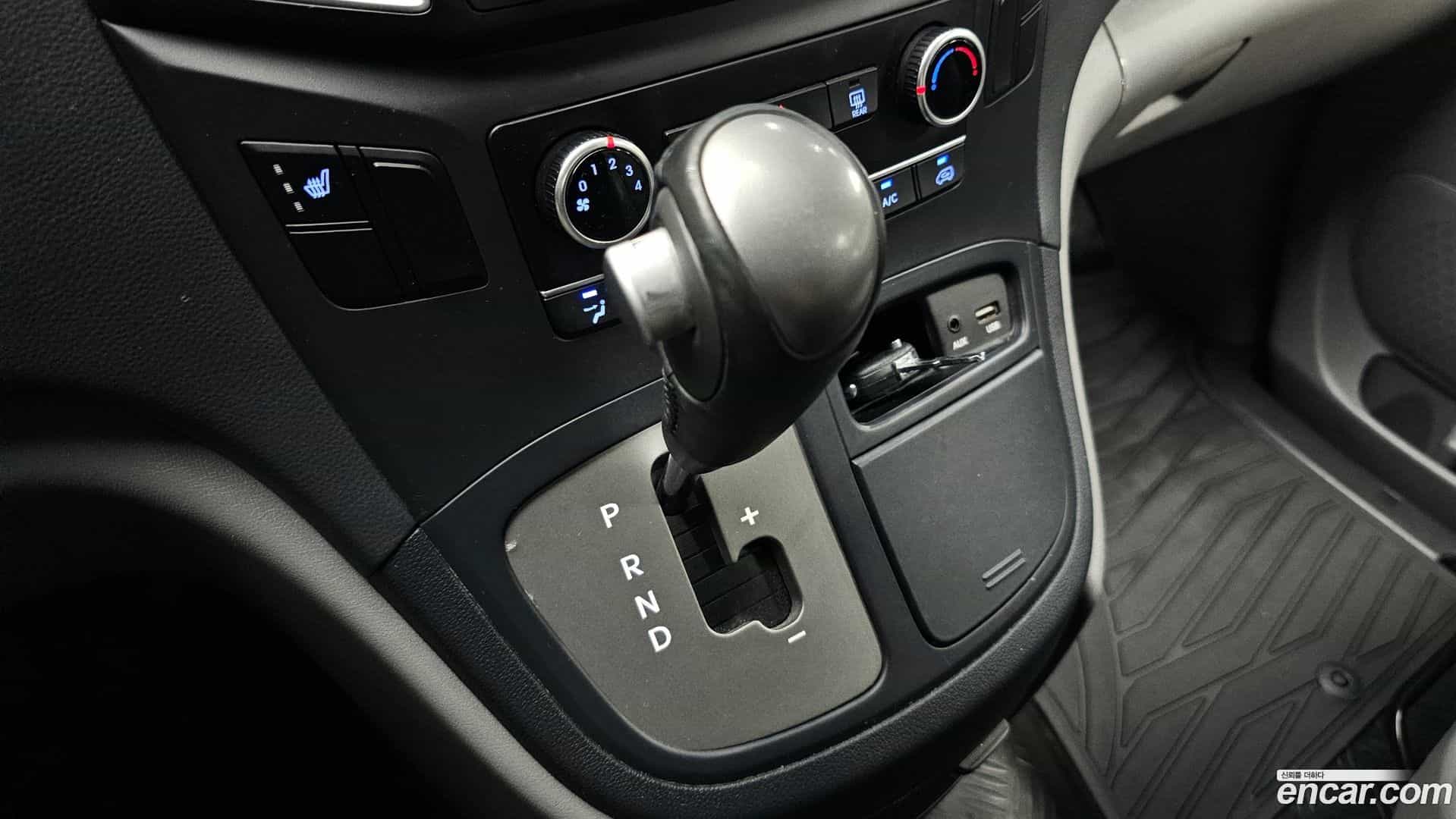 Starex Hyundai 2018.4-INNER-009