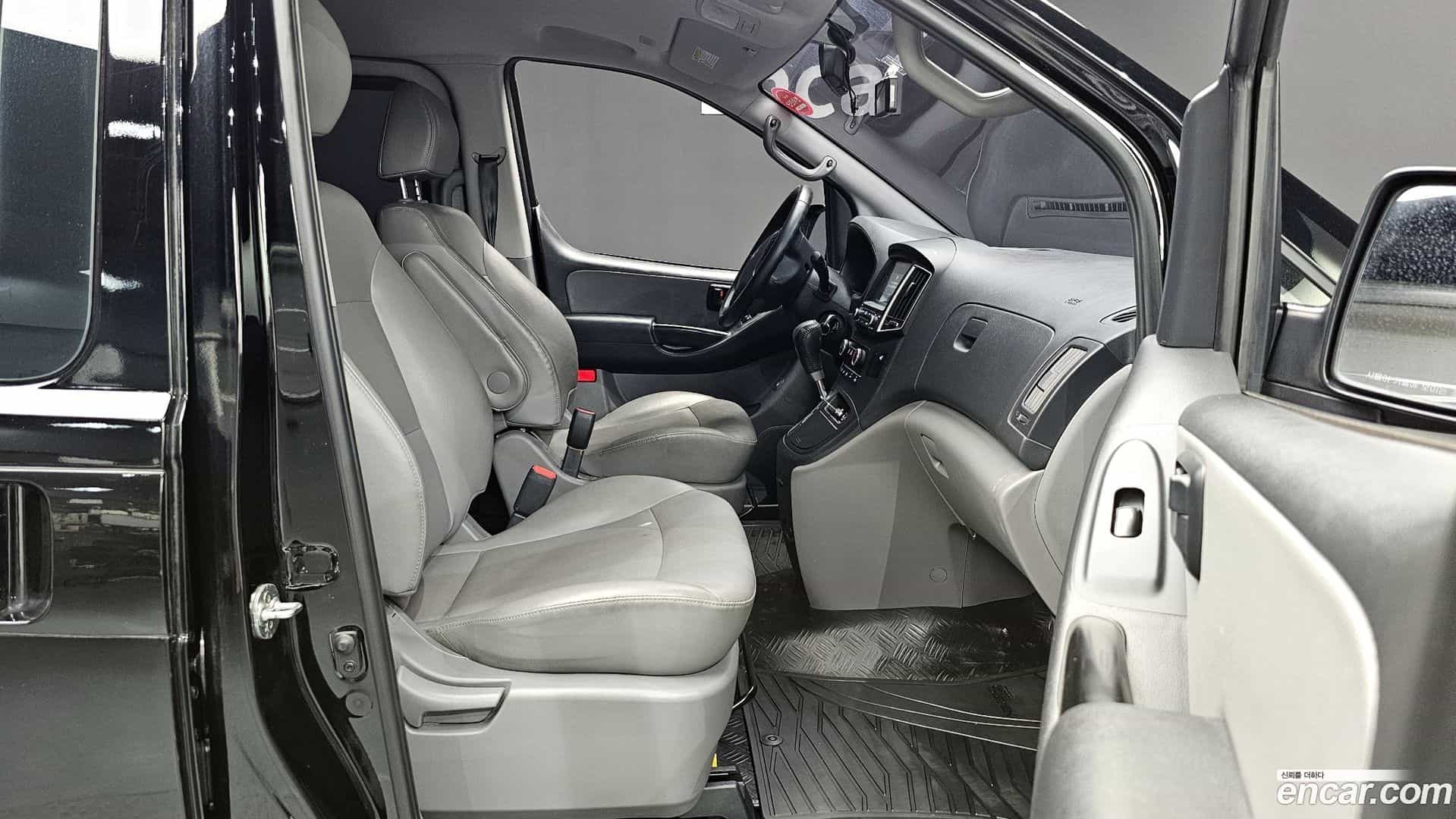 Starex Hyundai 2018.4-INNER-036