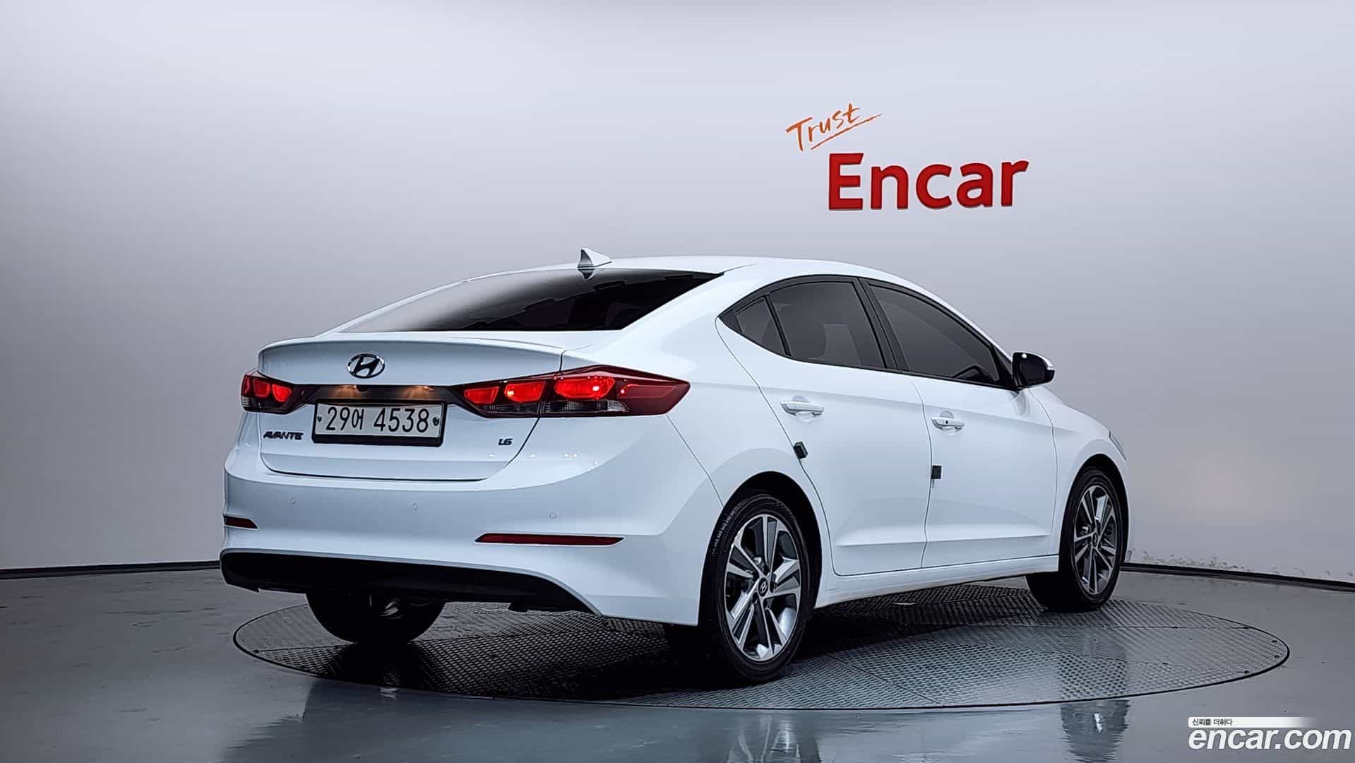 AVANTE Hyundai 2018.0-OUTER-002