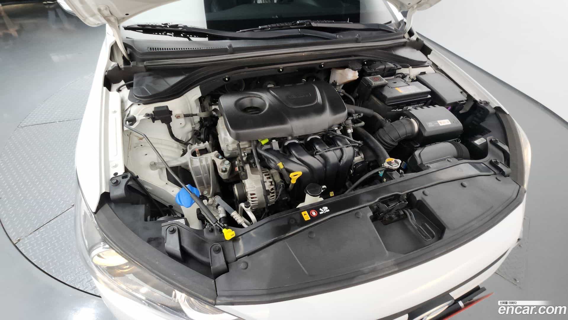 AVANTE Hyundai 2018.0-OUTER-006