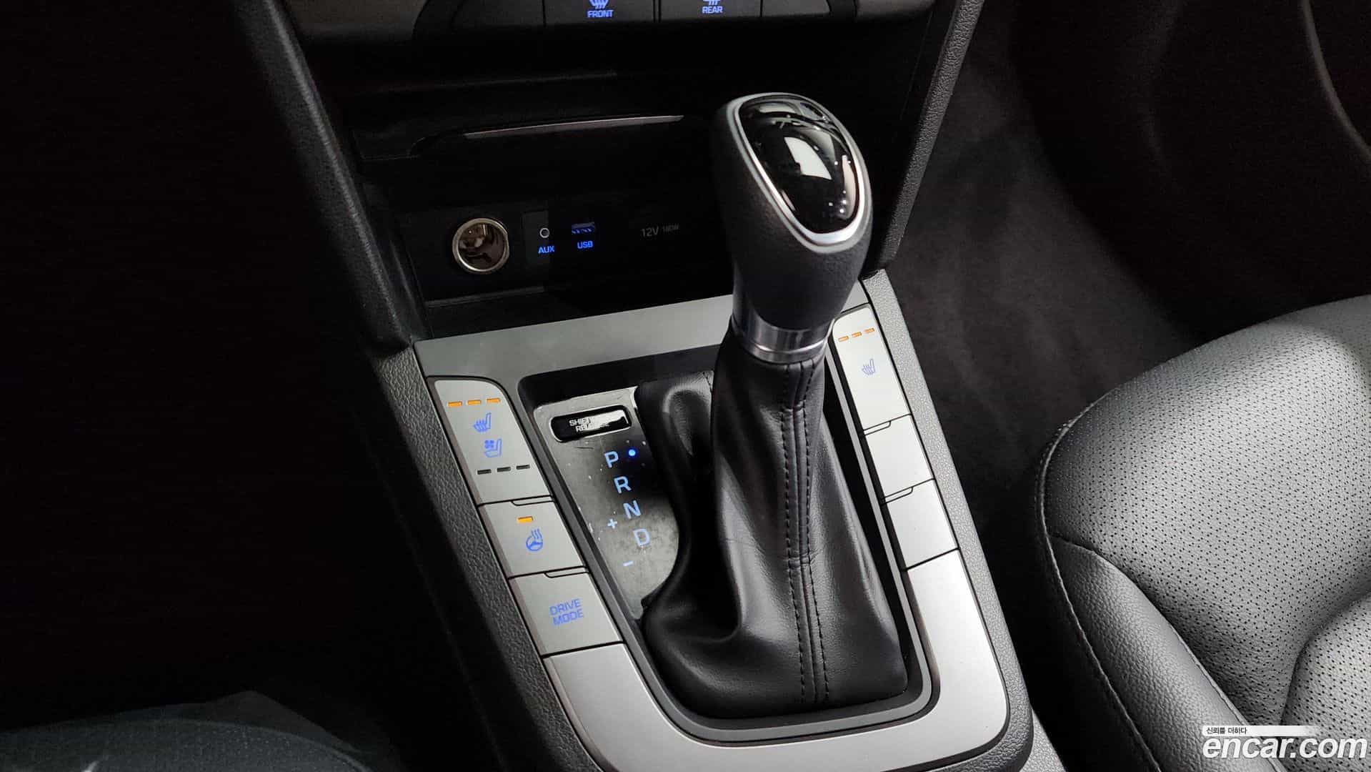 AVANTE Hyundai 2018.0-INNER-009