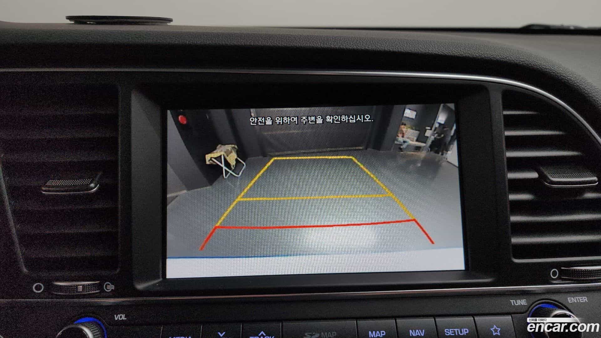 AVANTE Hyundai 2018.0-OPTION-019