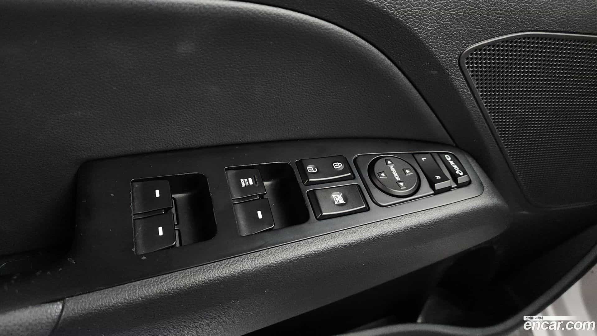 AVANTE Hyundai 2018.0-OPTION-023