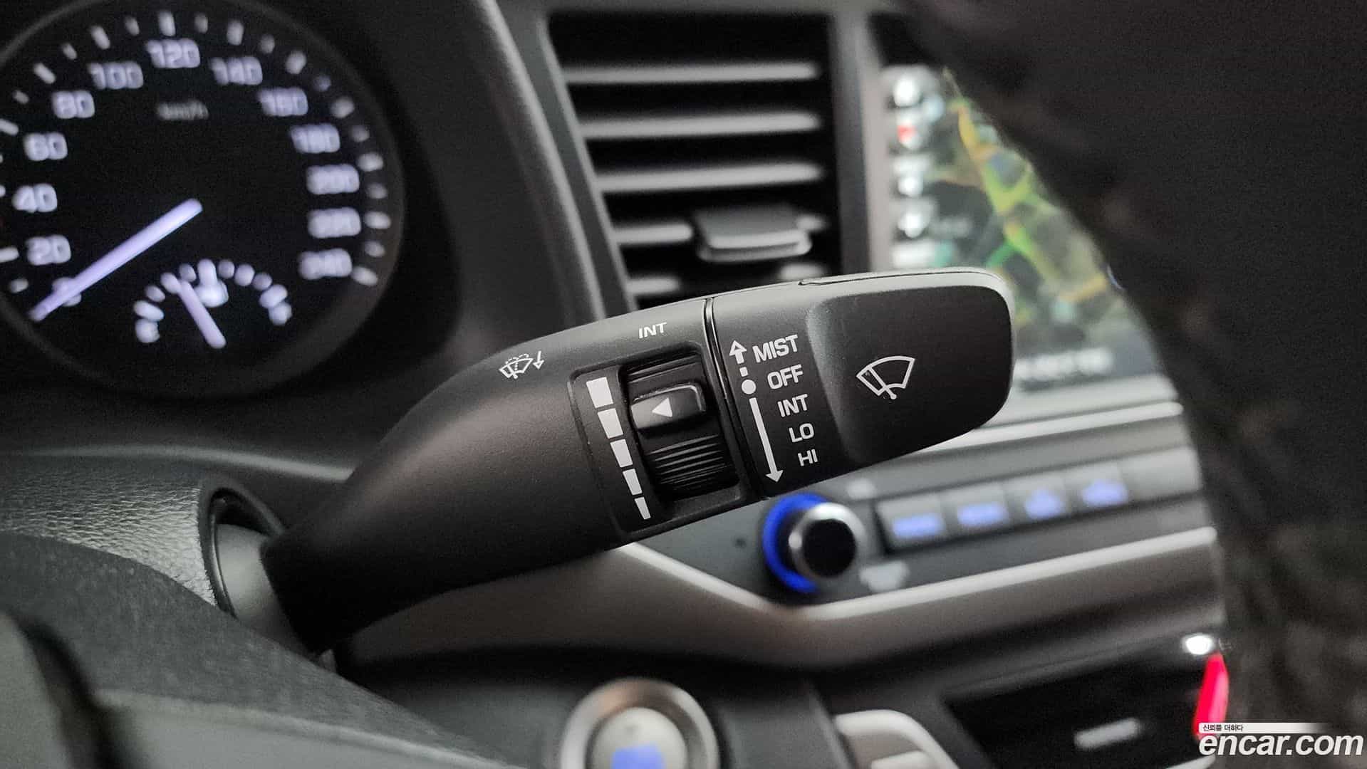 AVANTE Hyundai 2018.0-OPTION-043