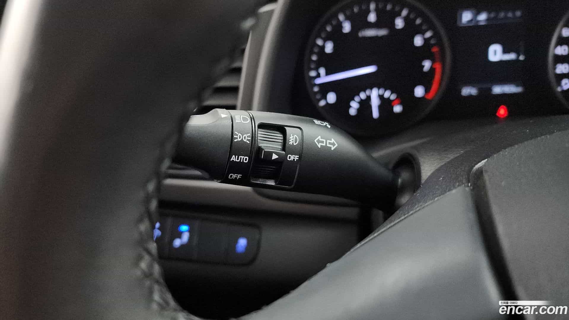 AVANTE Hyundai 2018.0-OPTION-045