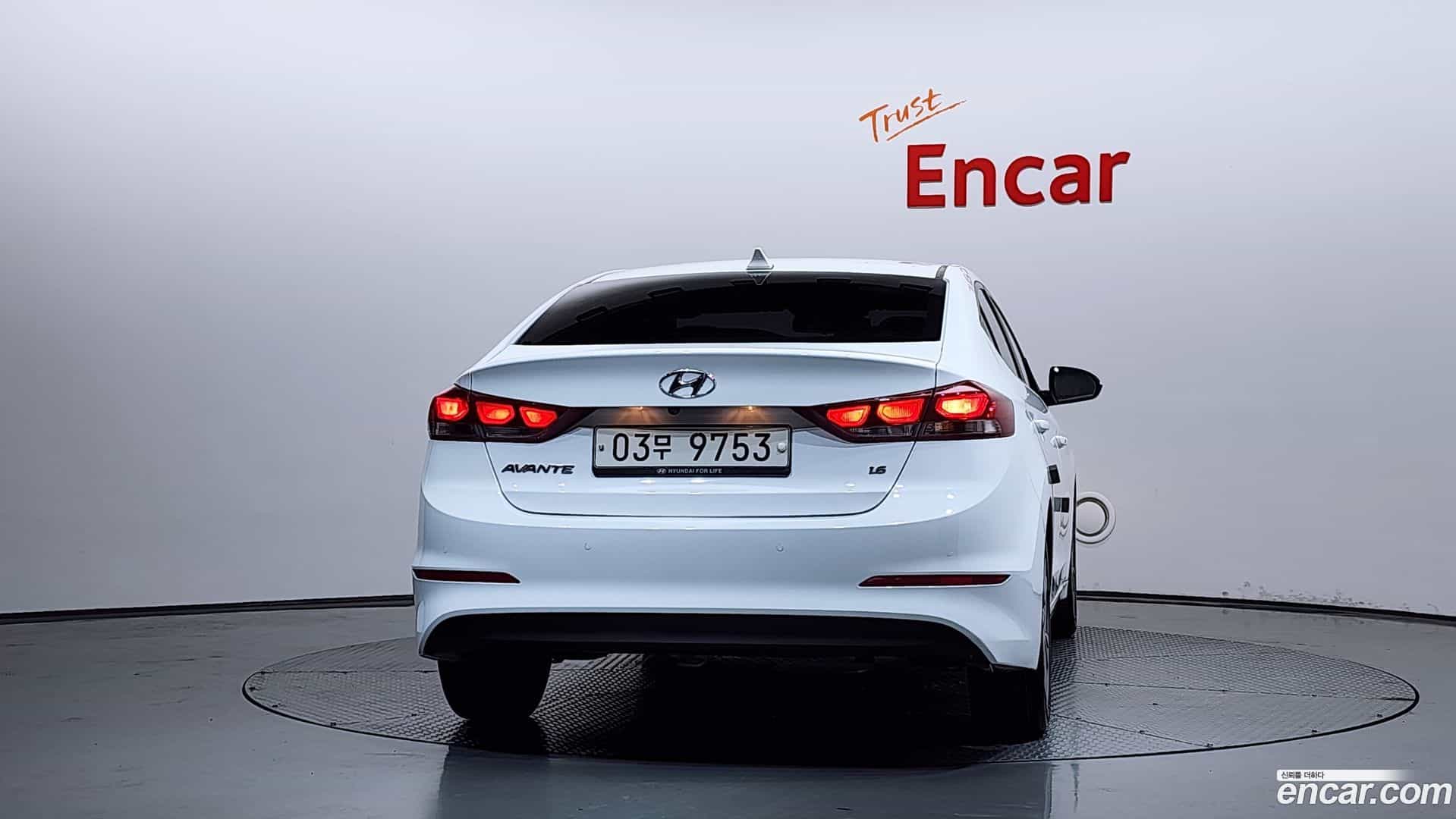 AVANTE Hyundai 2018.1-OUTER-004