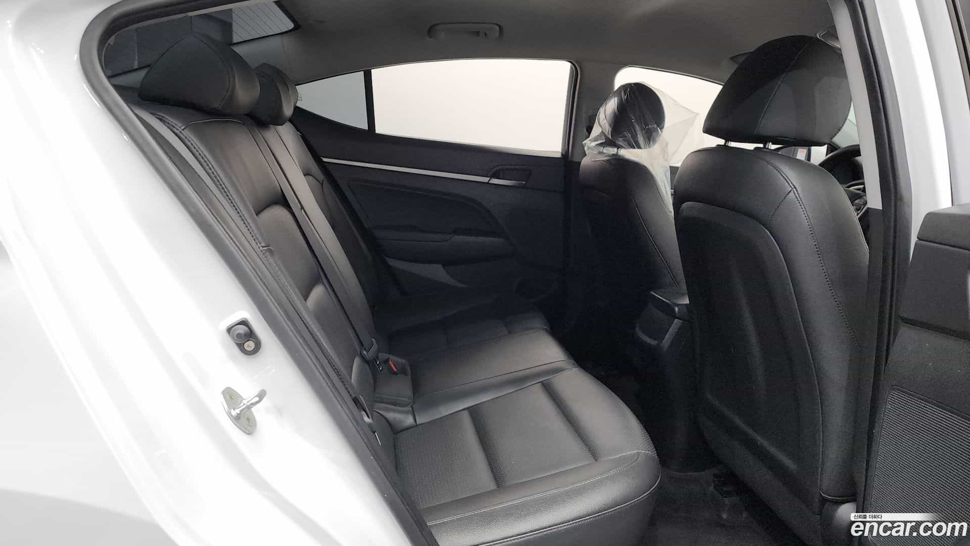 AVANTE Hyundai 2018.1-OPTION-015