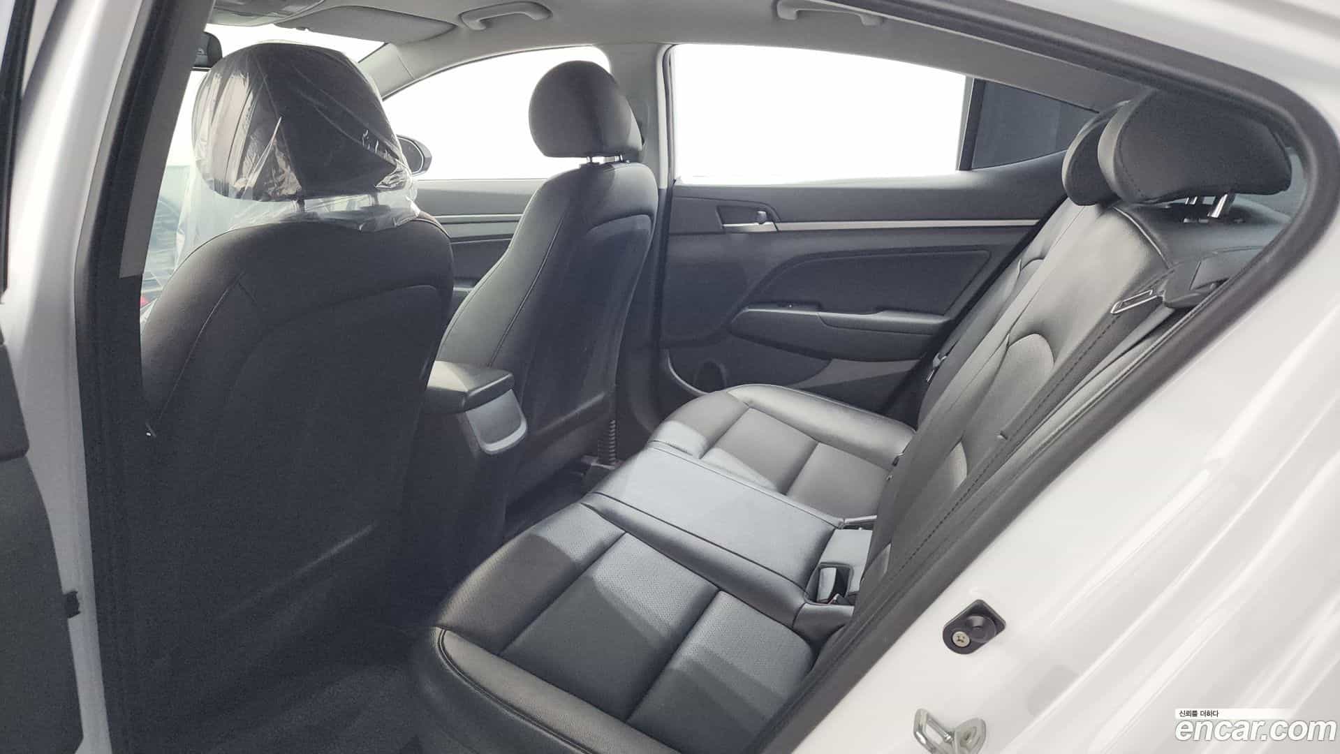 AVANTE Hyundai 2018.1-OPTION-023