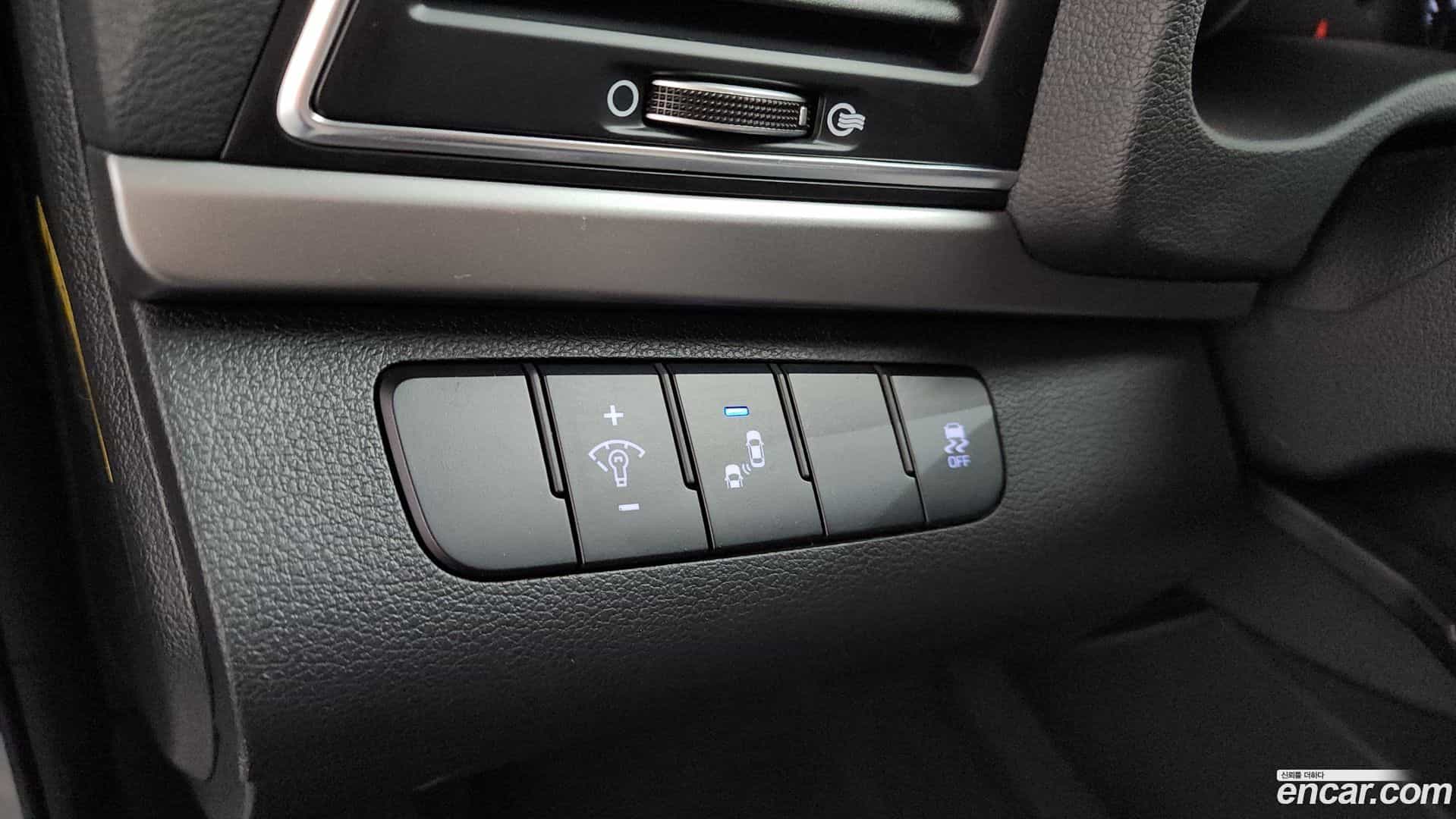 AVANTE Hyundai 2018.1-OPTION-040