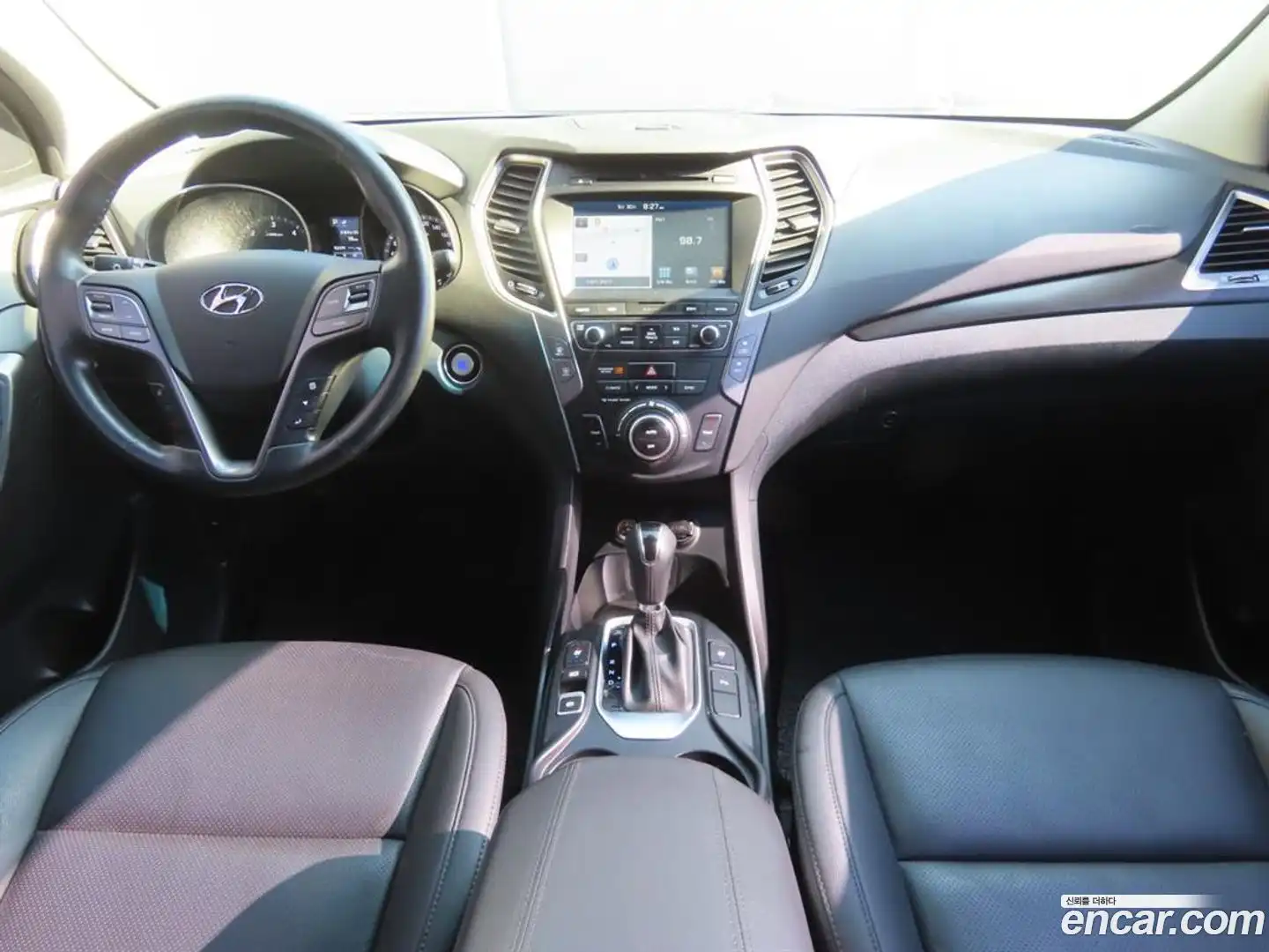 Santafe Hyundai 2017.2-INNER-009