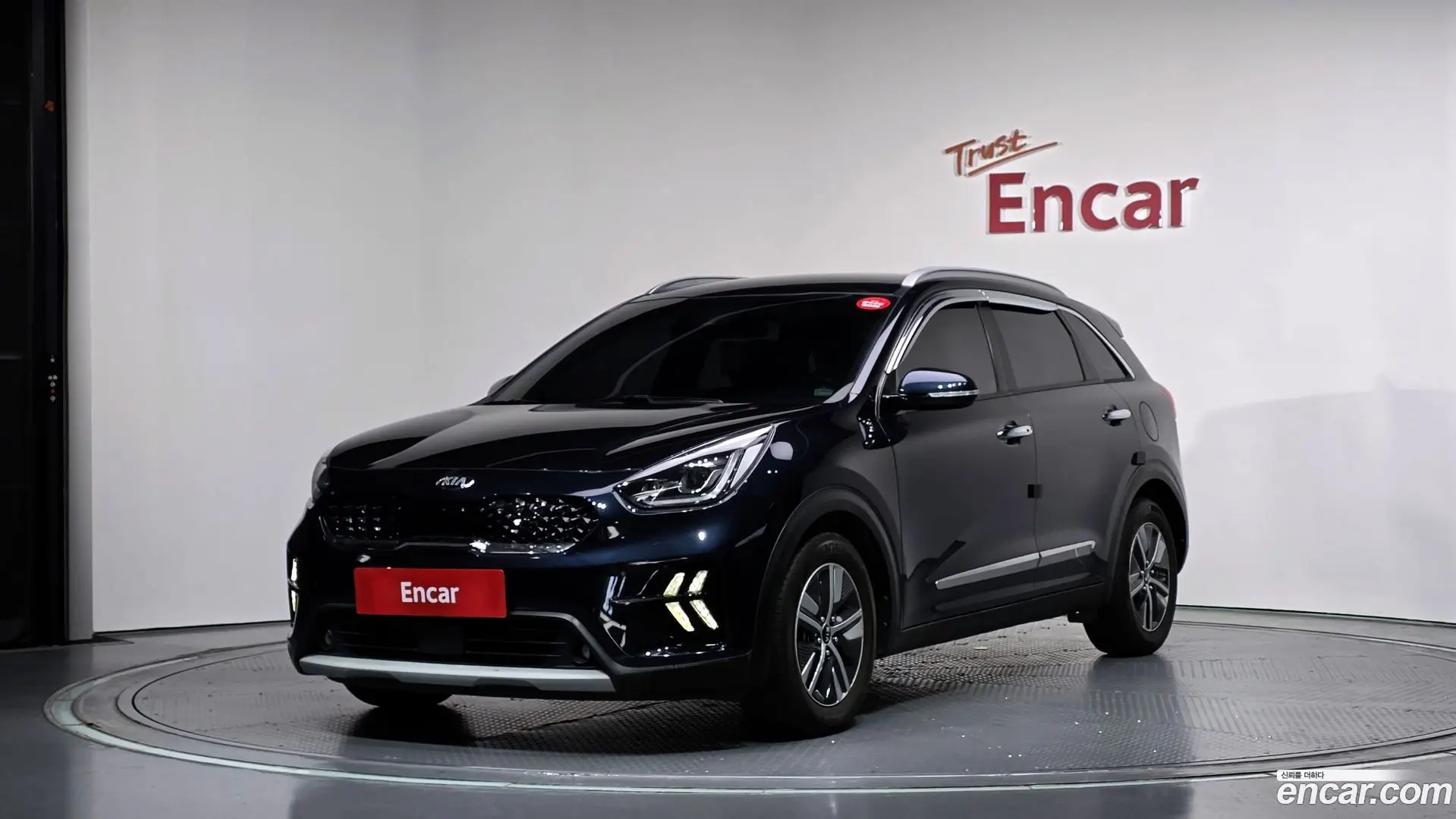 Main__Slider__Photo:Niro Kia 2019.9-0