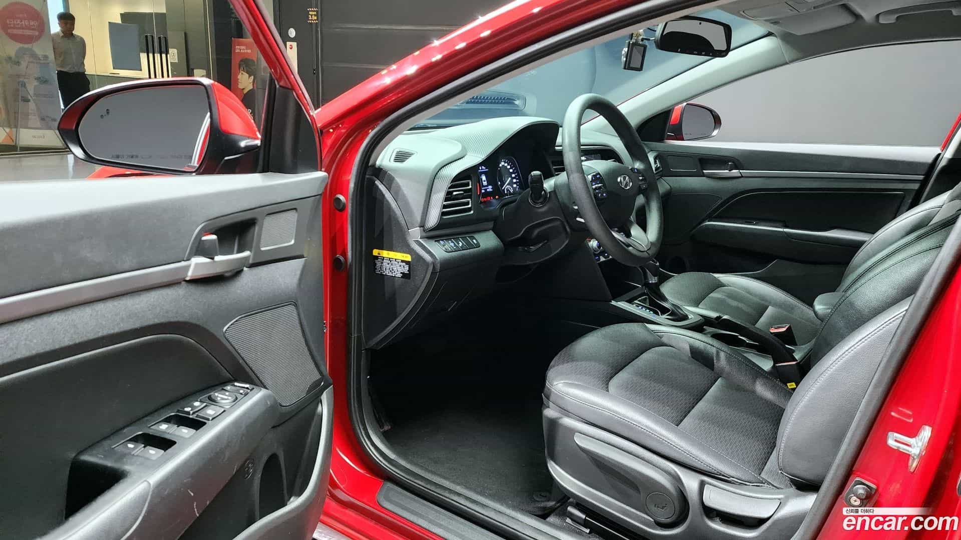 AVANTE Hyundai 2018.10-INNER-010