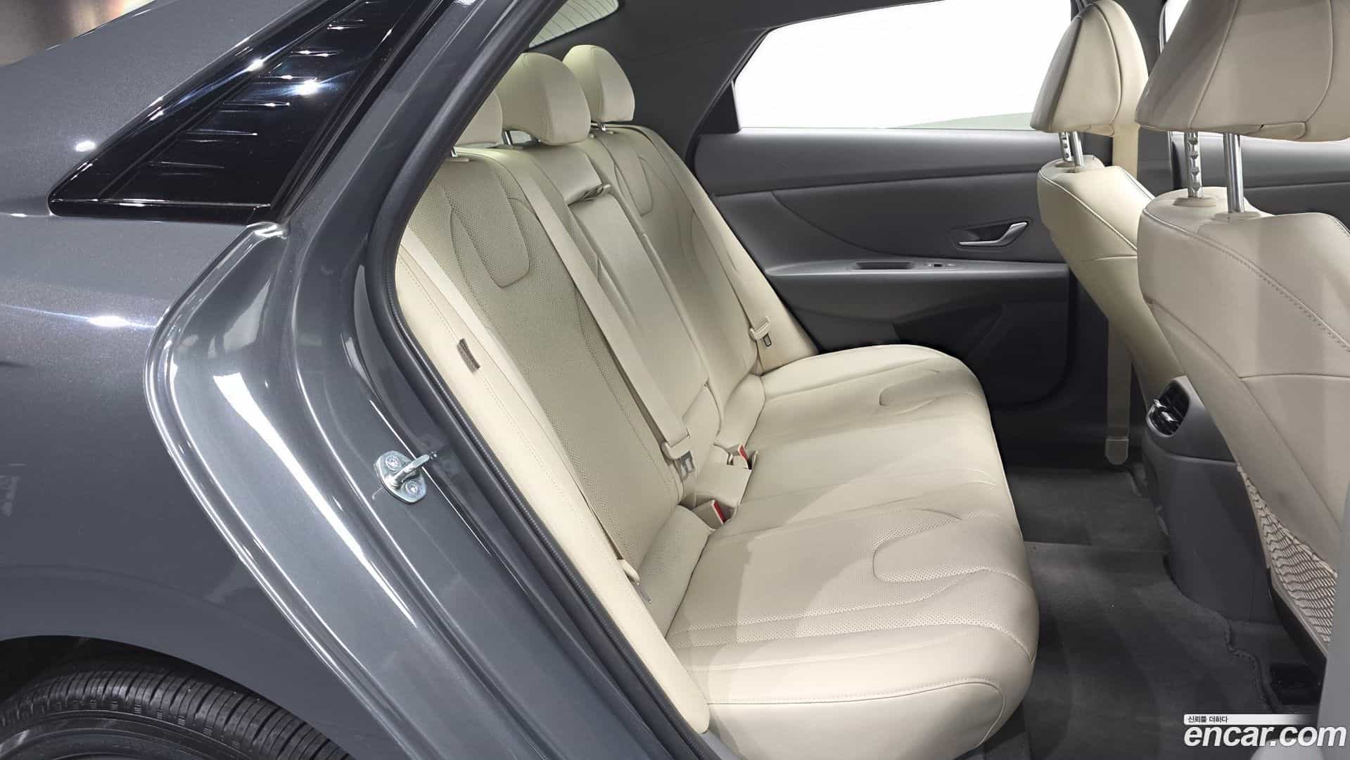 AVANTE Hyundai 2023.7-OPTION-015