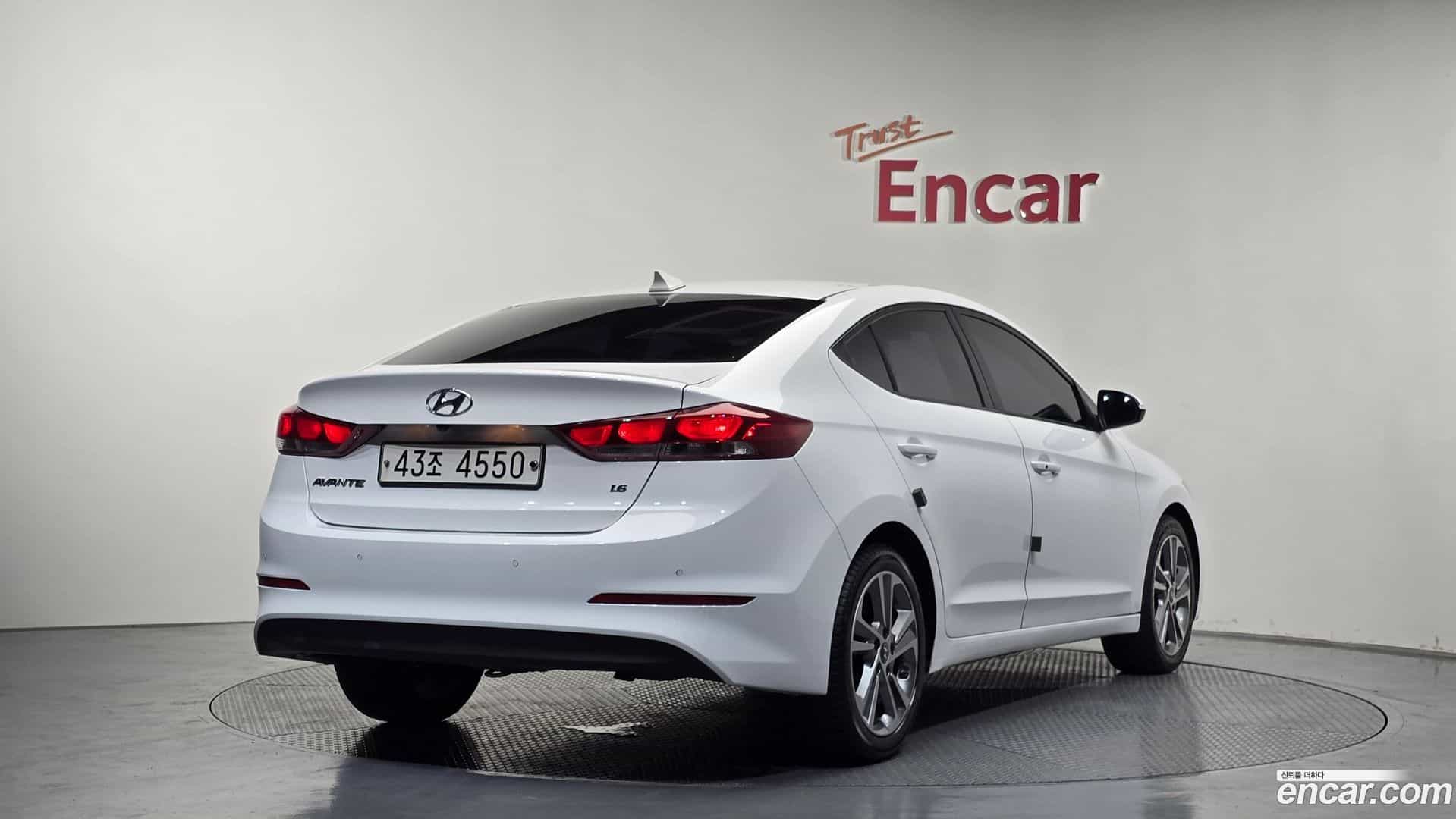 AVANTE Hyundai 2017.6-OUTER-002