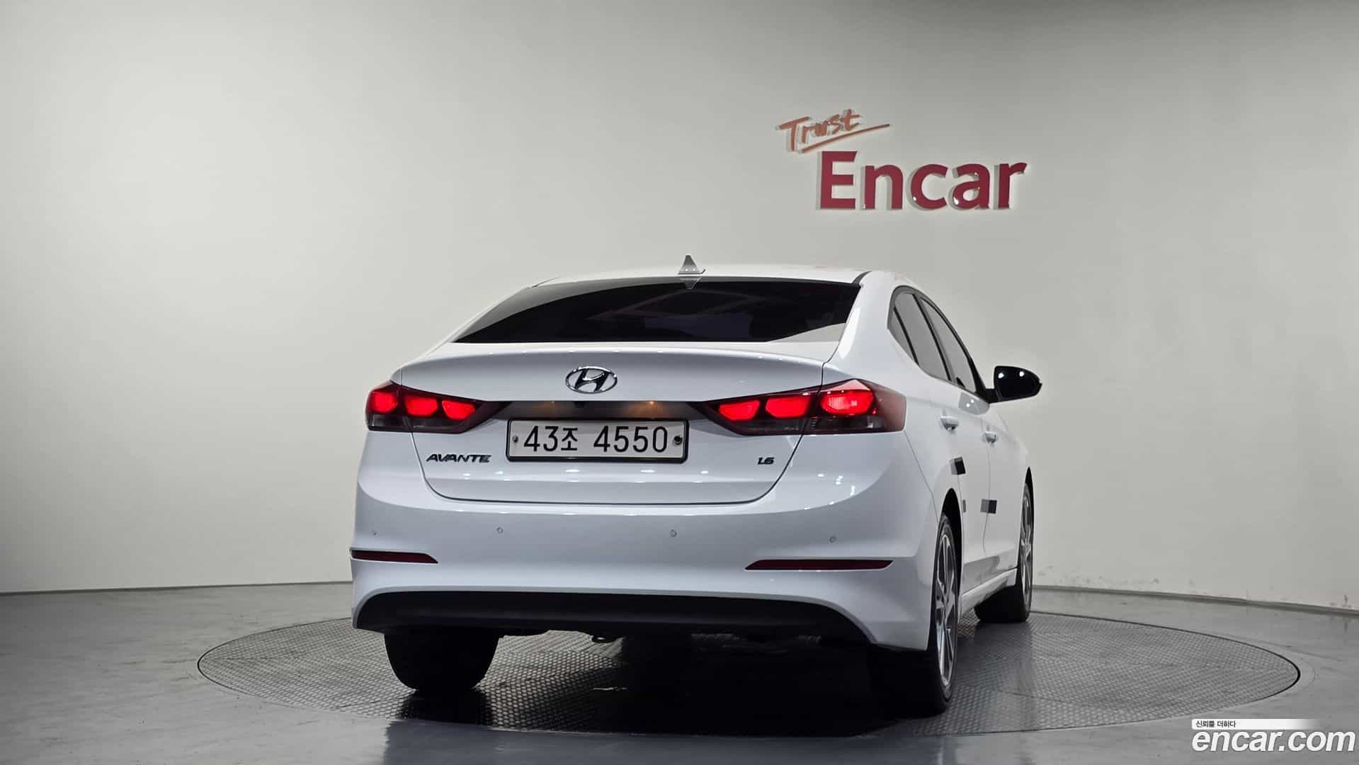 AVANTE Hyundai 2017.6-OUTER-004