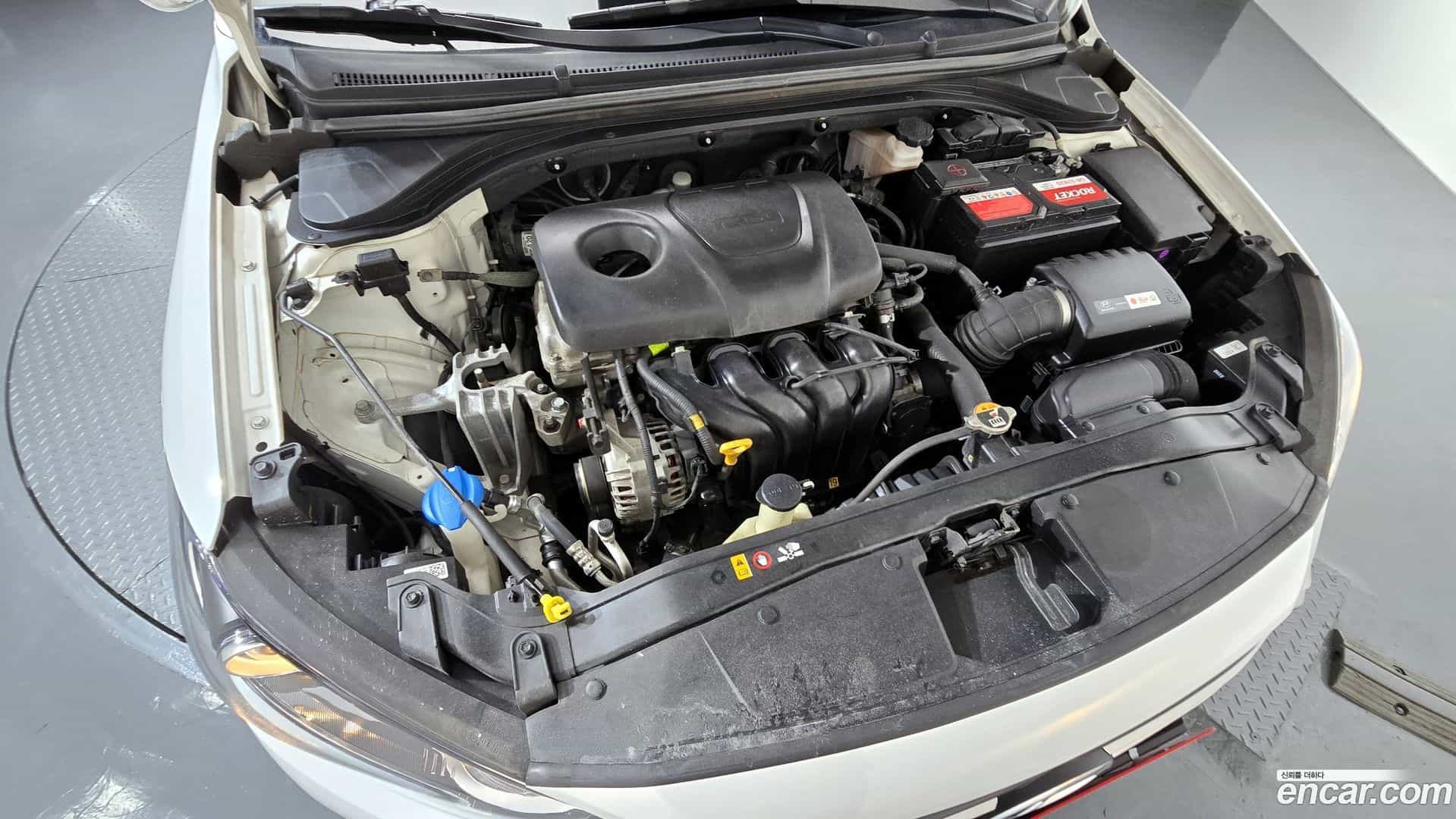 AVANTE Hyundai 2017.6-OUTER-006