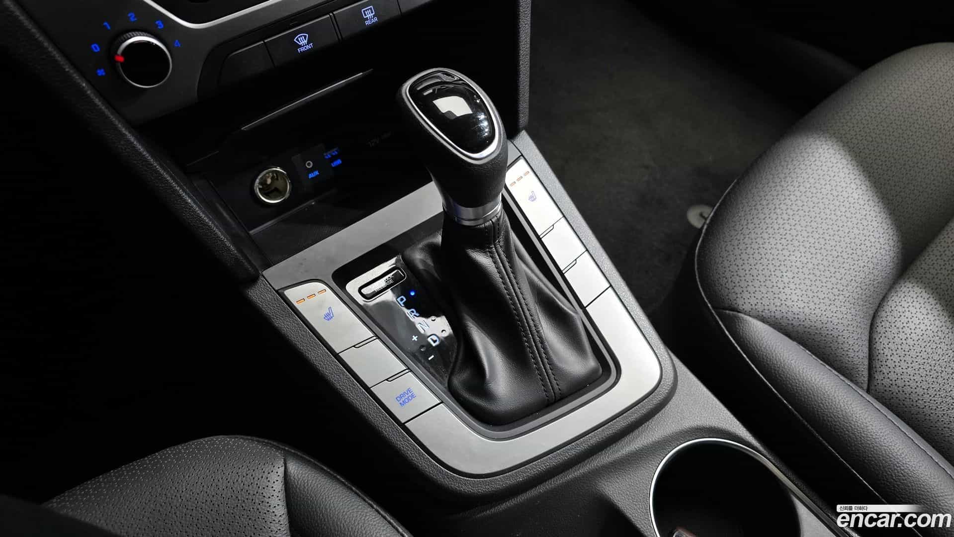 AVANTE Hyundai 2017.6-INNER-009