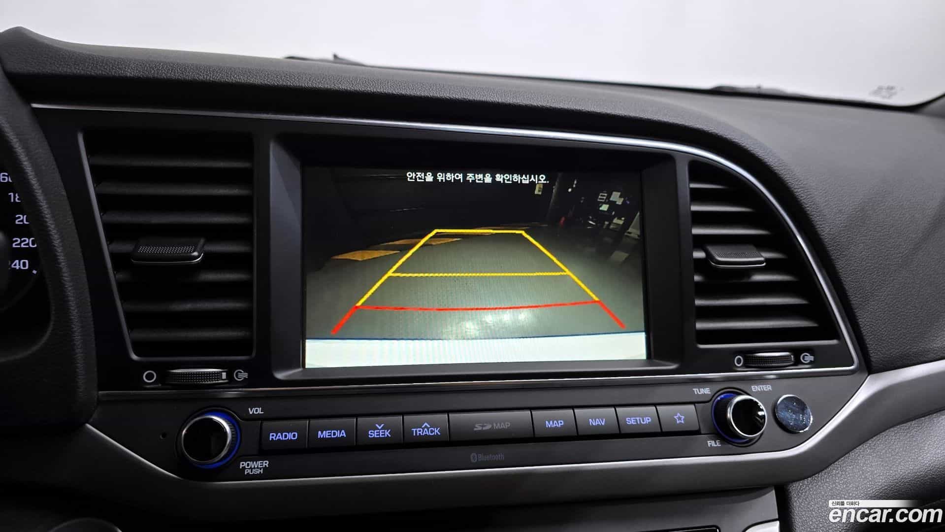 AVANTE Hyundai 2017.6-OPTION-020