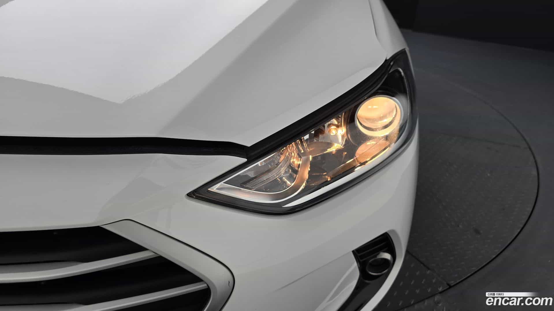 AVANTE Hyundai 2017.6-OUTER-032