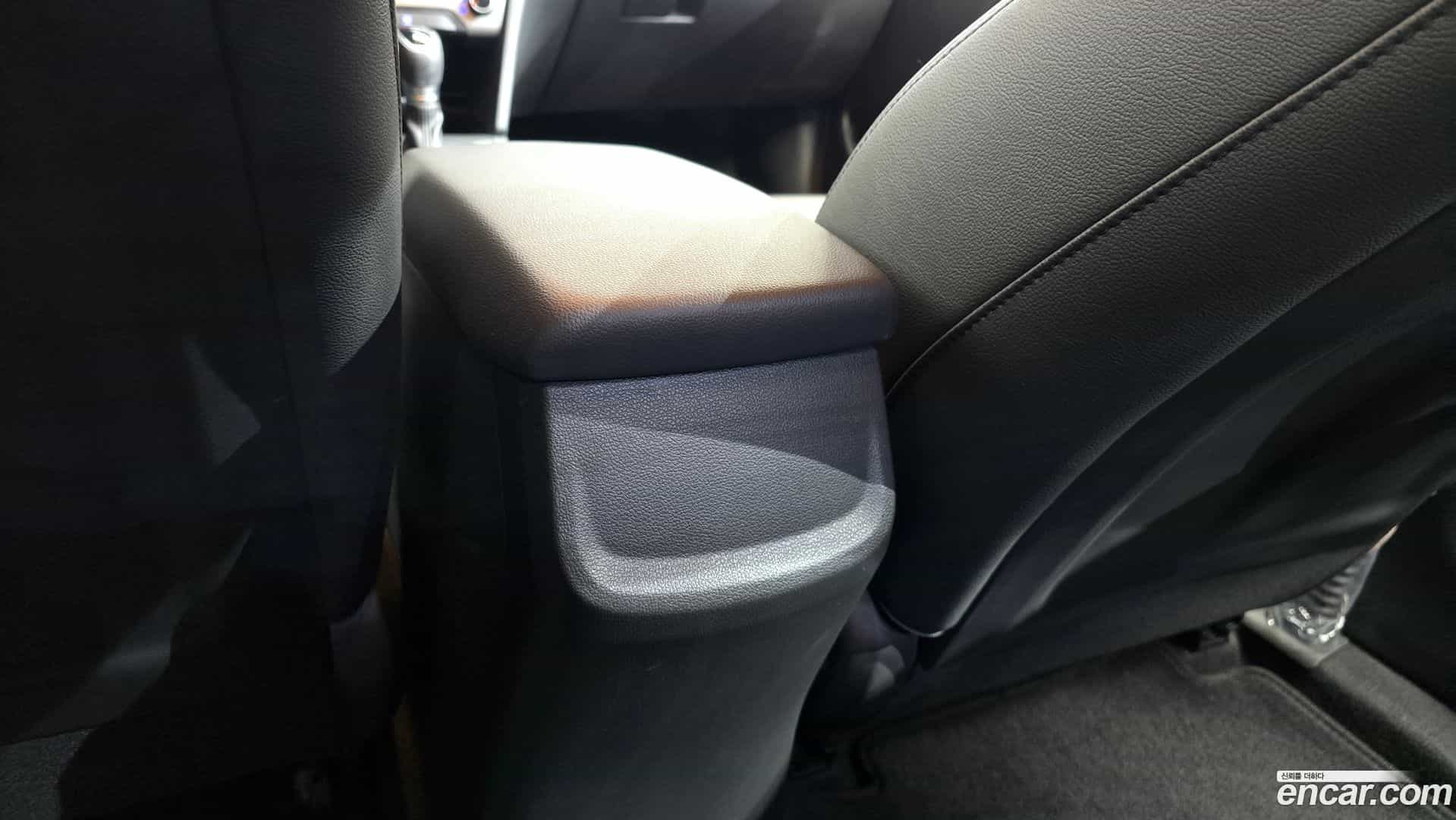AVANTE Hyundai 2017.6-OPTION-047