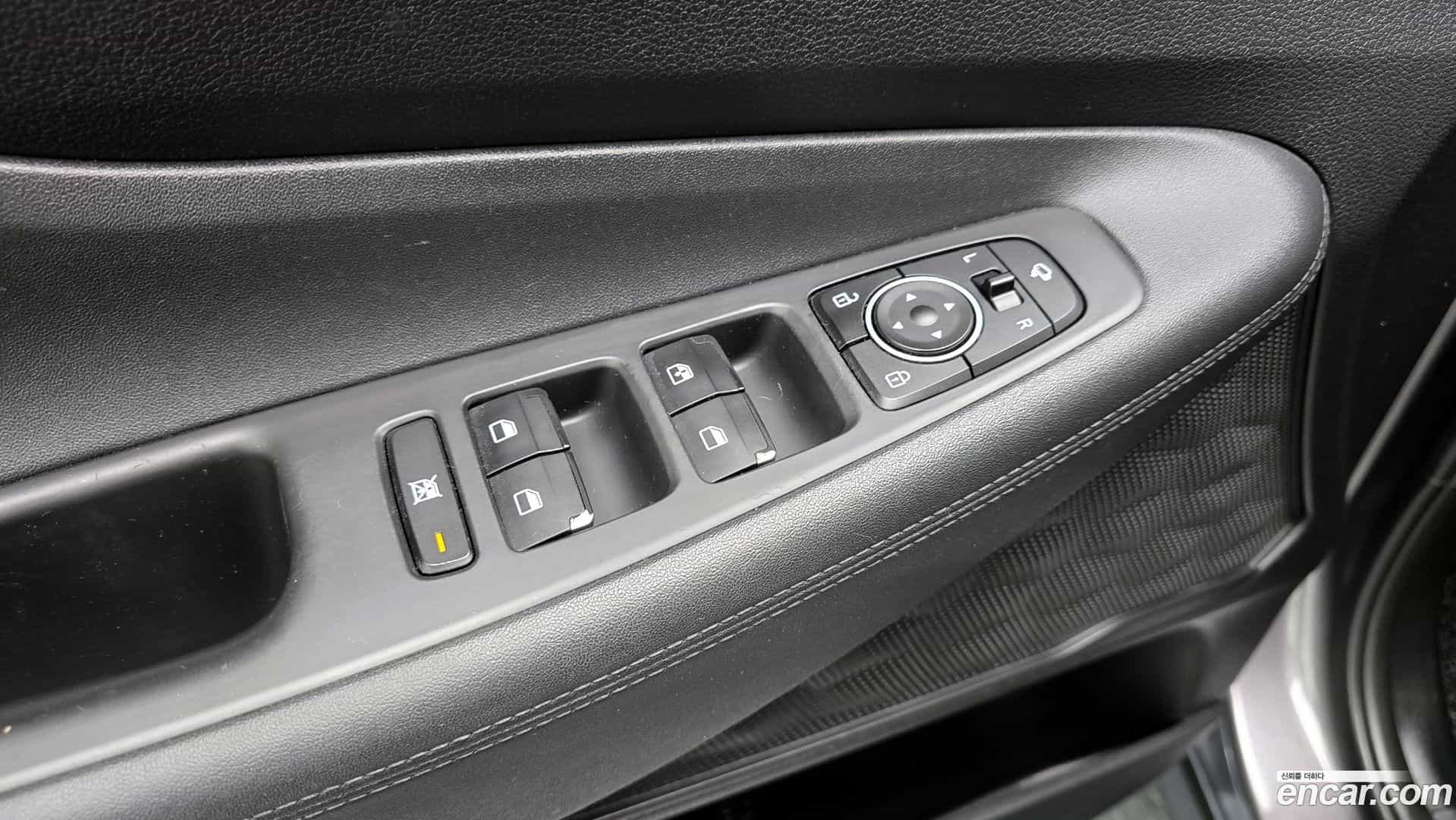 Santafe Hyundai 2018.7-OPTION-041