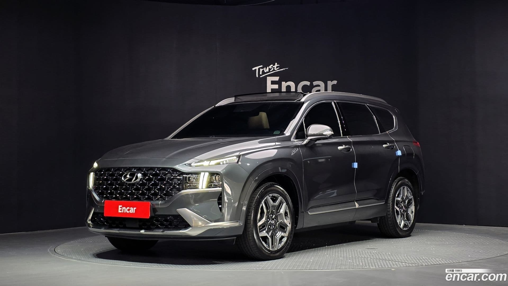 Main__Slider__Photo:Santafe Hyundai 2023.0-0
