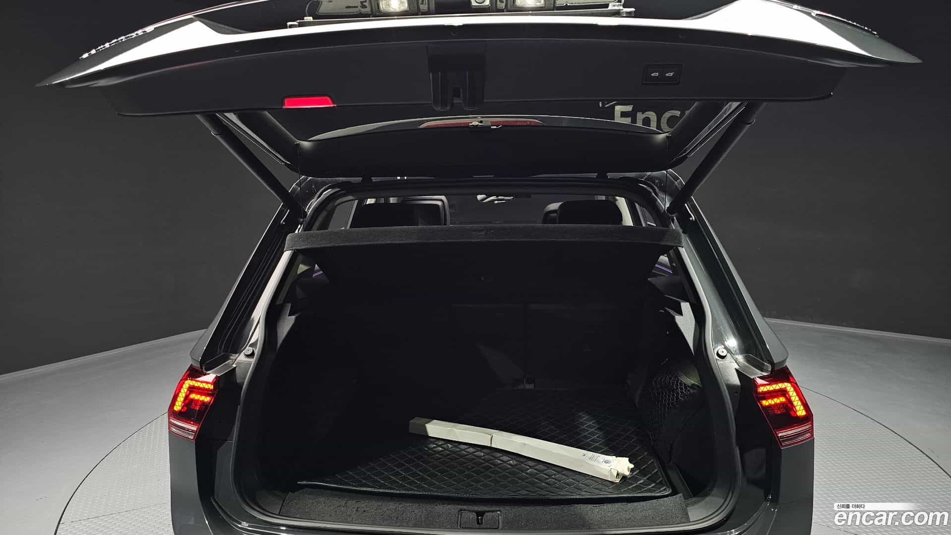 Tiguan Volkswagen 2018.5-OPTION-024