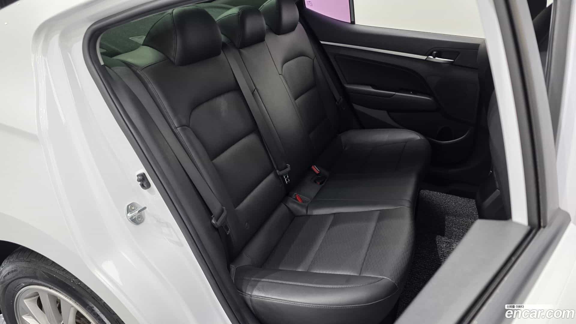 AVANTE Hyundai 2020.3-OPTION-015