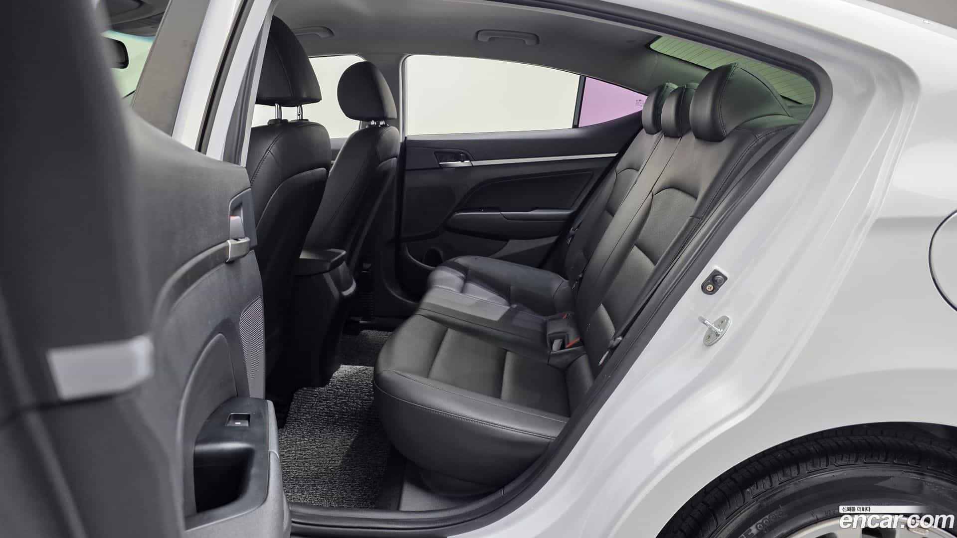 AVANTE Hyundai 2020.3-OPTION-016