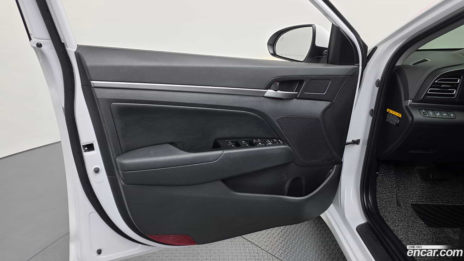 AVANTE Hyundai 2020.3-INNER-034