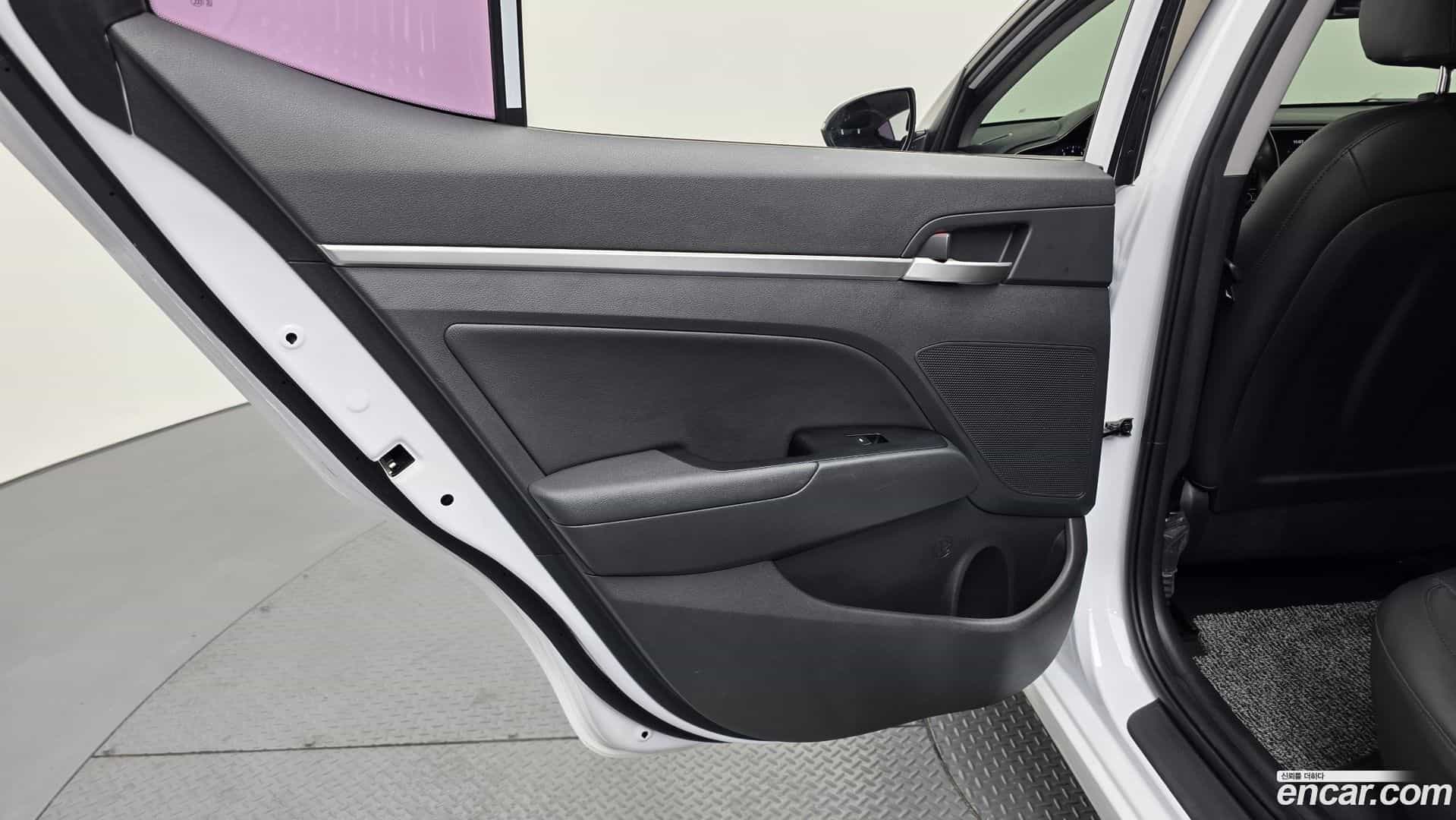 AVANTE Hyundai 2020.3-INNER-035