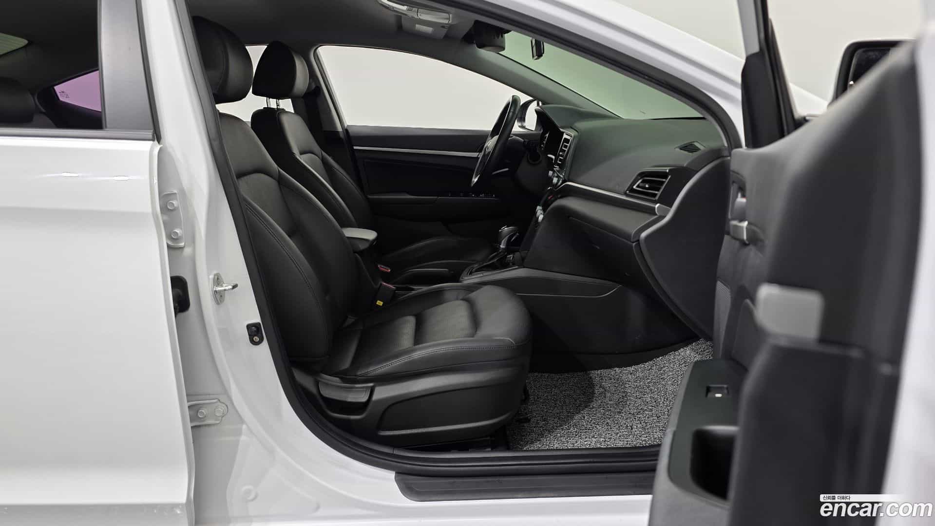 AVANTE Hyundai 2020.3-INNER-036