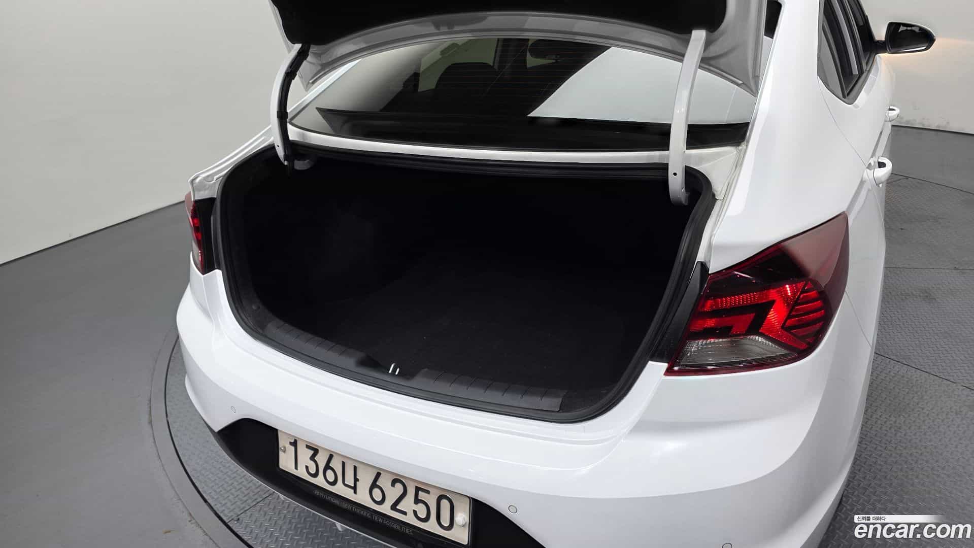 AVANTE Hyundai 2020.3-OPTION-044