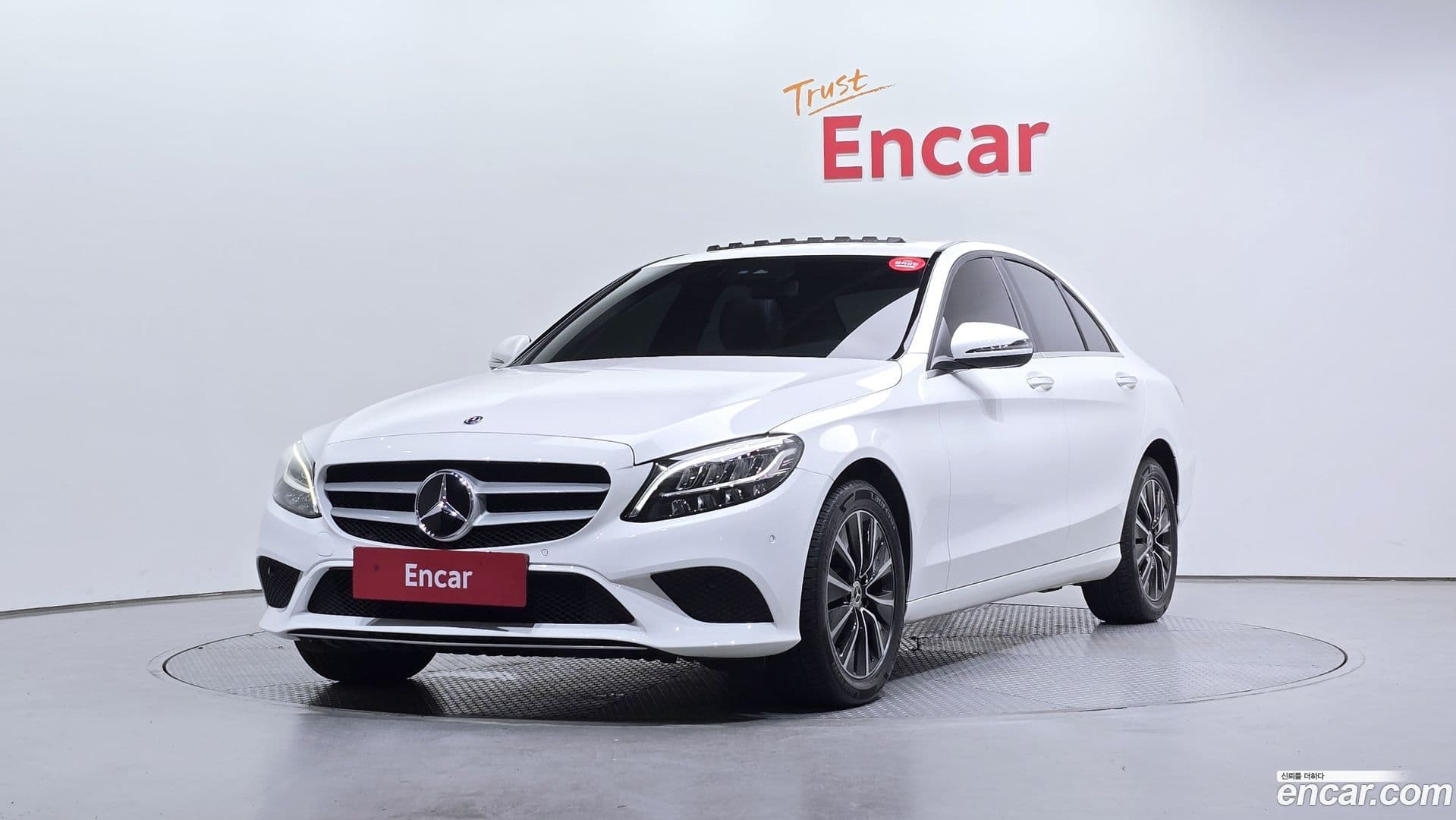 Main__Slider__Photo:C-Class Mercedes-Benz 2020.5-0