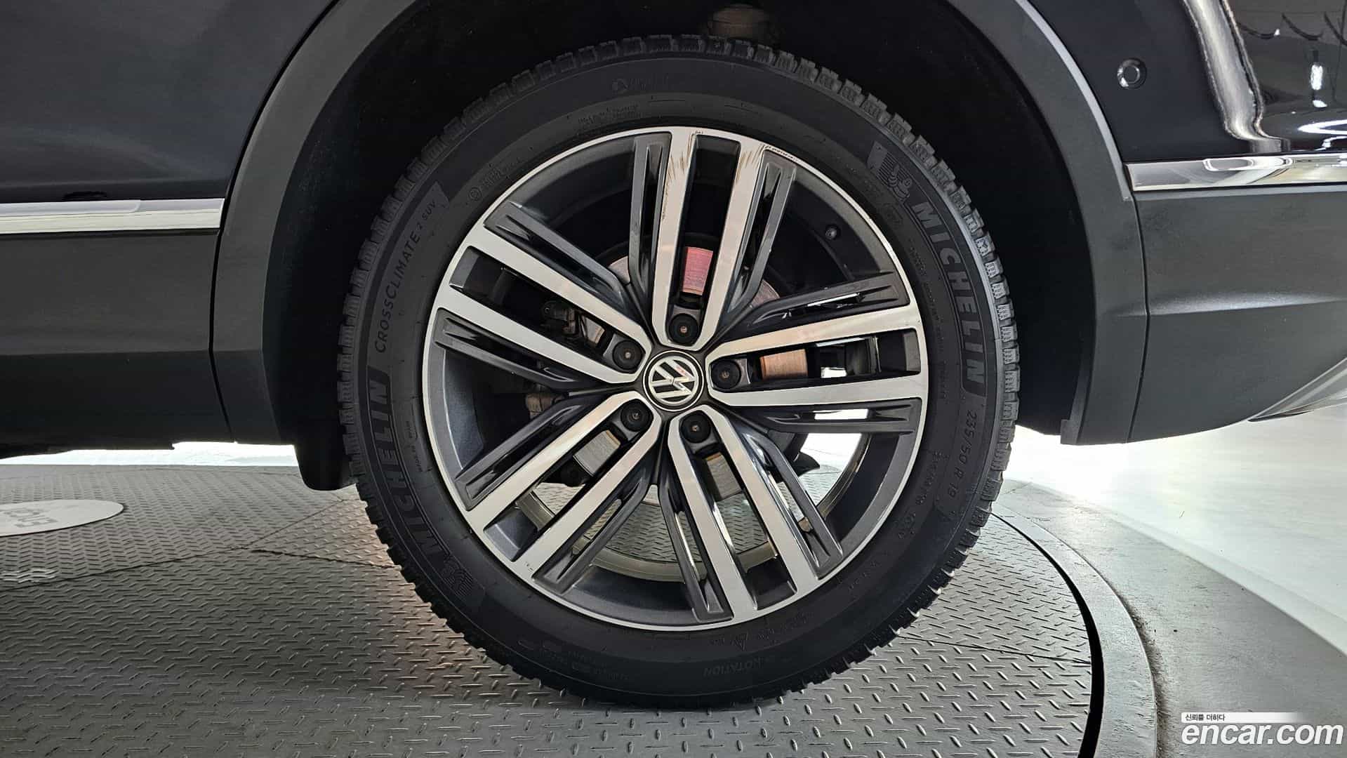 Tiguan Volkswagen 2020.11-OUTER-005